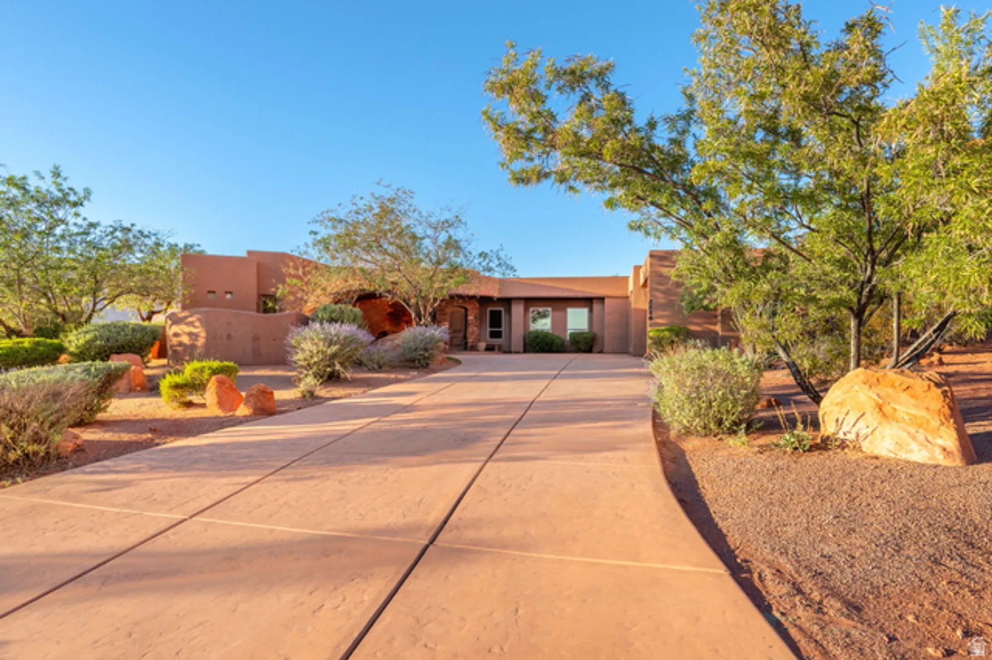 Property Slideshow image 7 of 48 | 2226 w lomaki cir, St George, UT, 84770