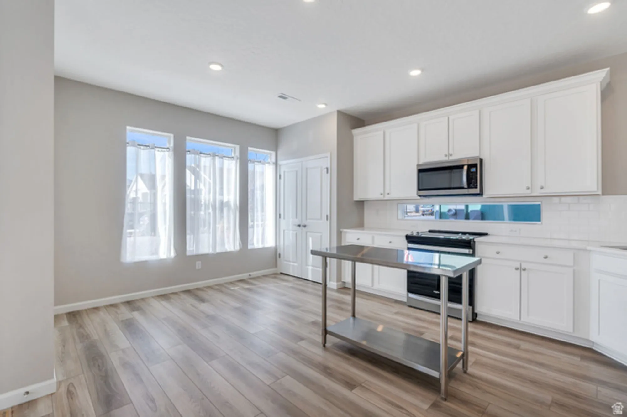 Property Slideshow image 8 of 39 | 11721 s gannet way, South Jordan, UT, 84009