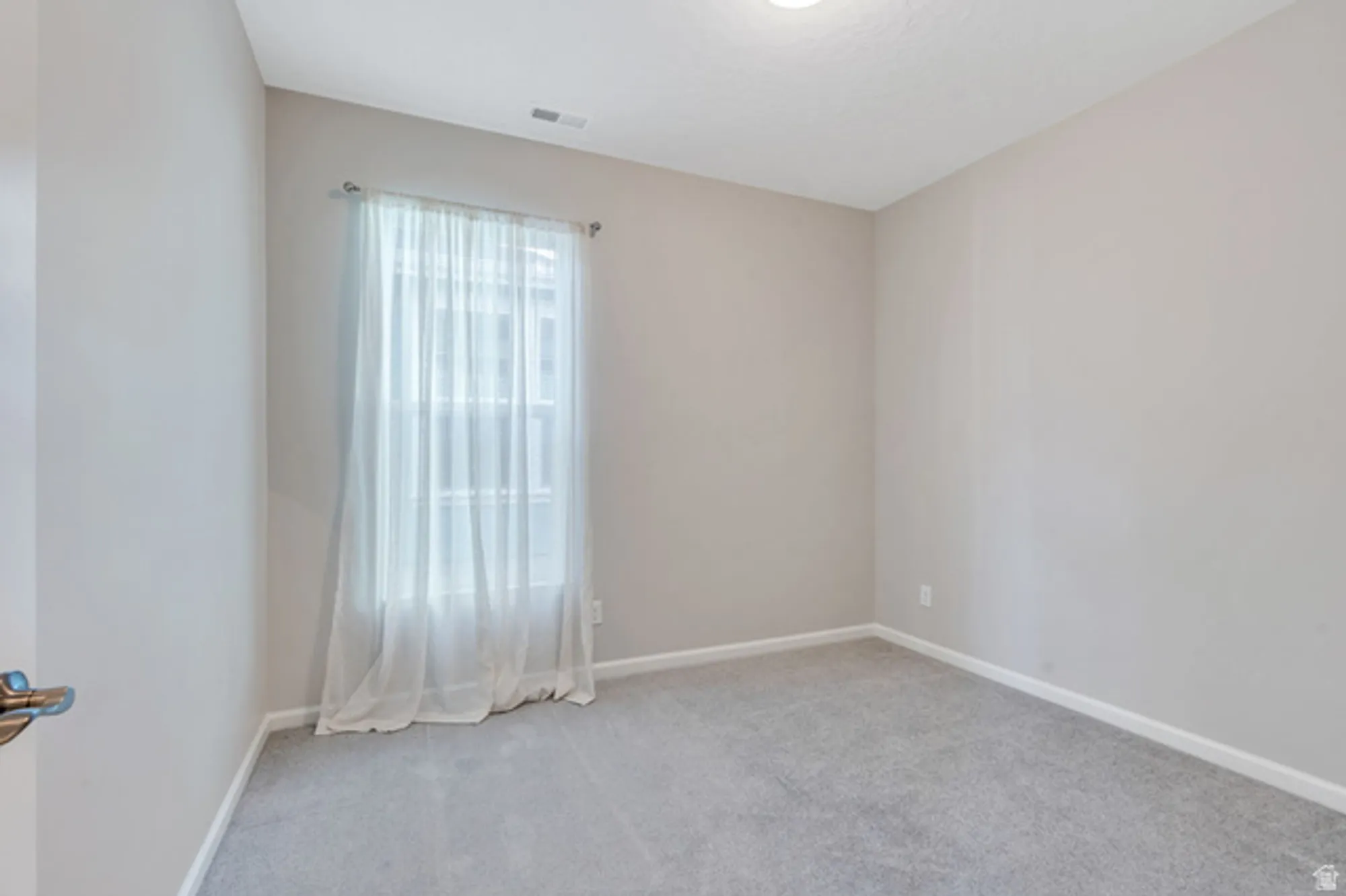 Property Slideshow image 21 of 39 | 11721 s gannet way, South Jordan, UT, 84009