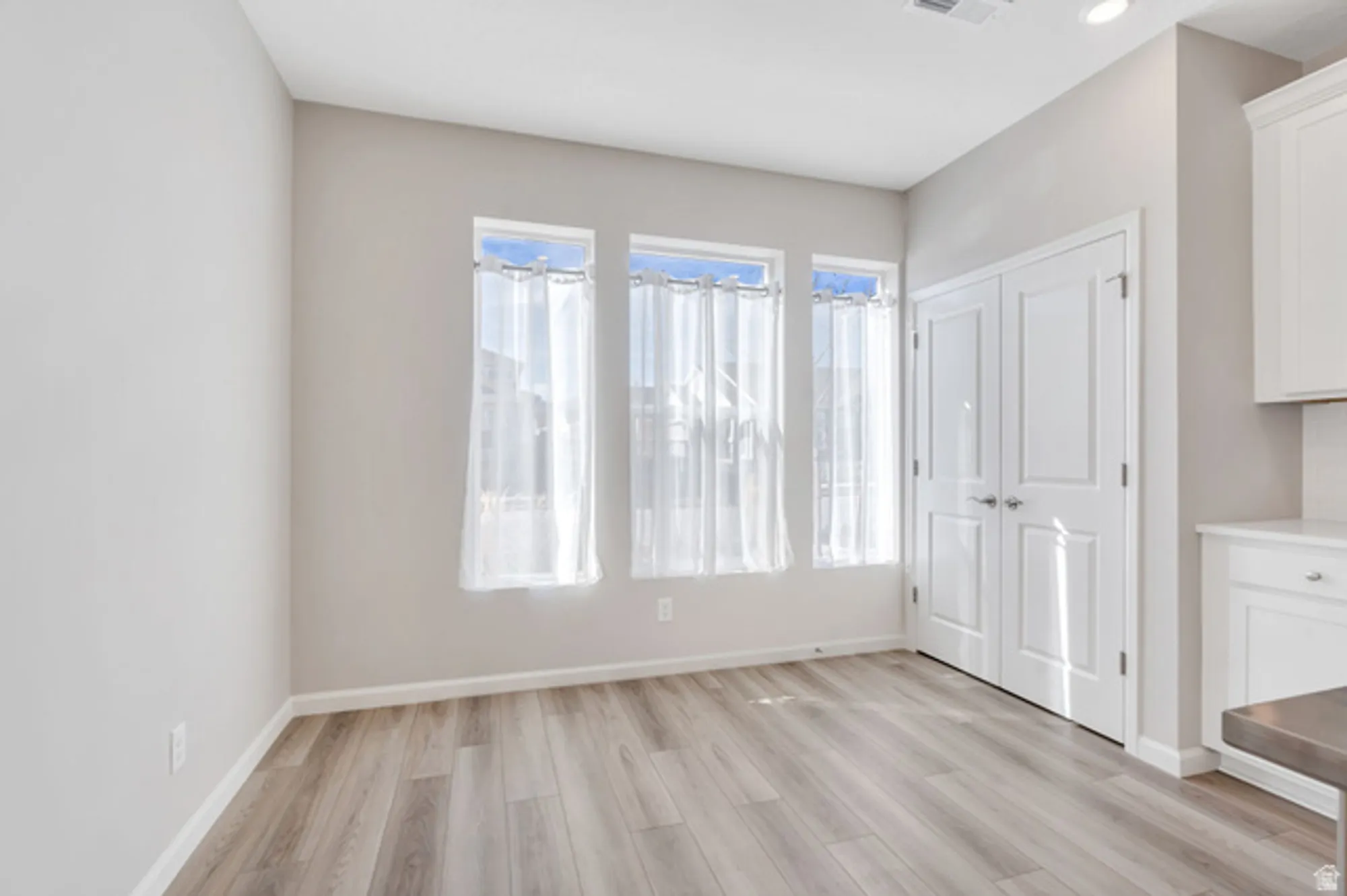 Property Slideshow image 10 of 39 | 11721 s gannet way, South Jordan, UT, 84009