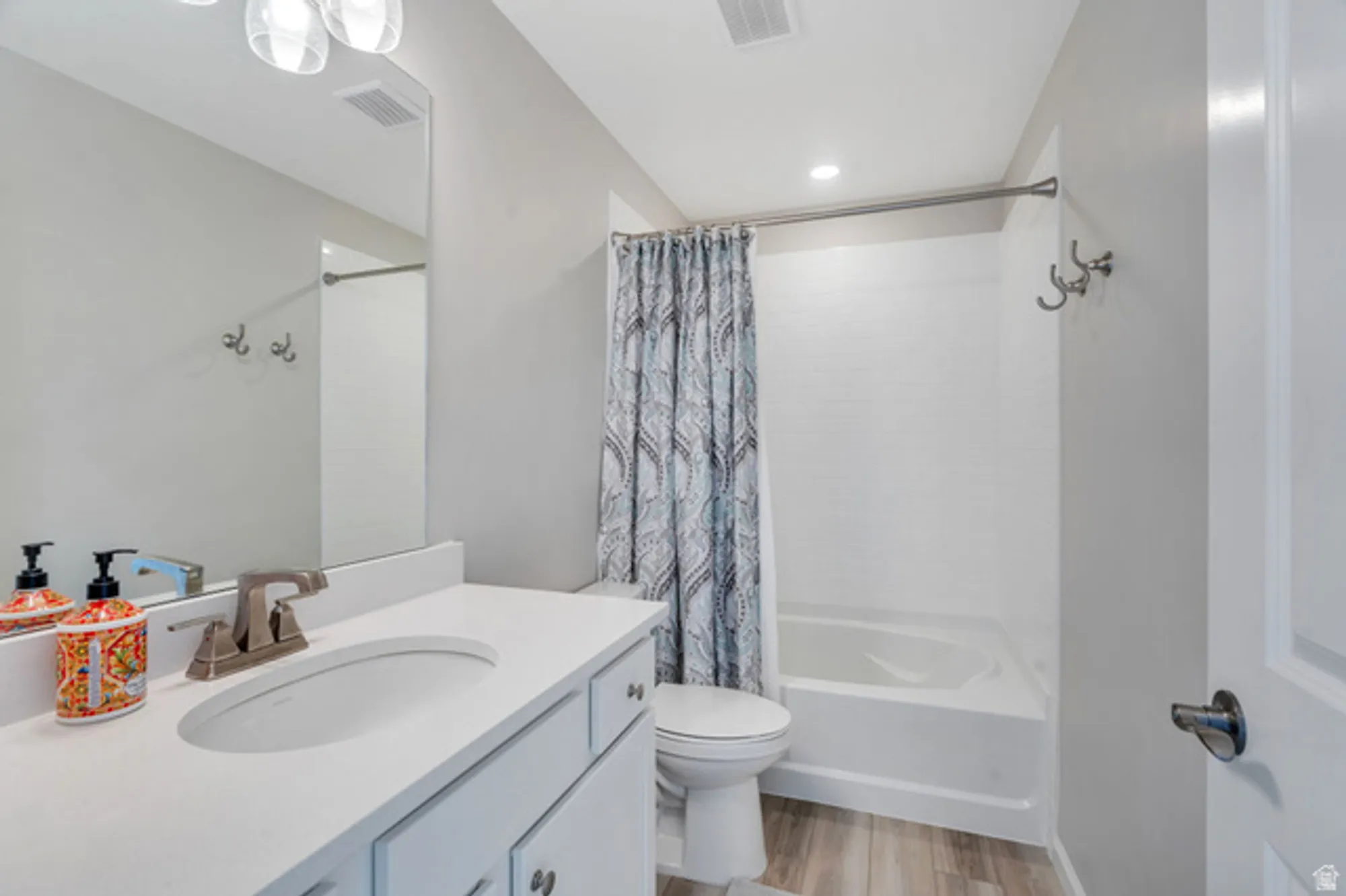 Property Slideshow image 20 of 39 | 11721 s gannet way, South Jordan, UT, 84009