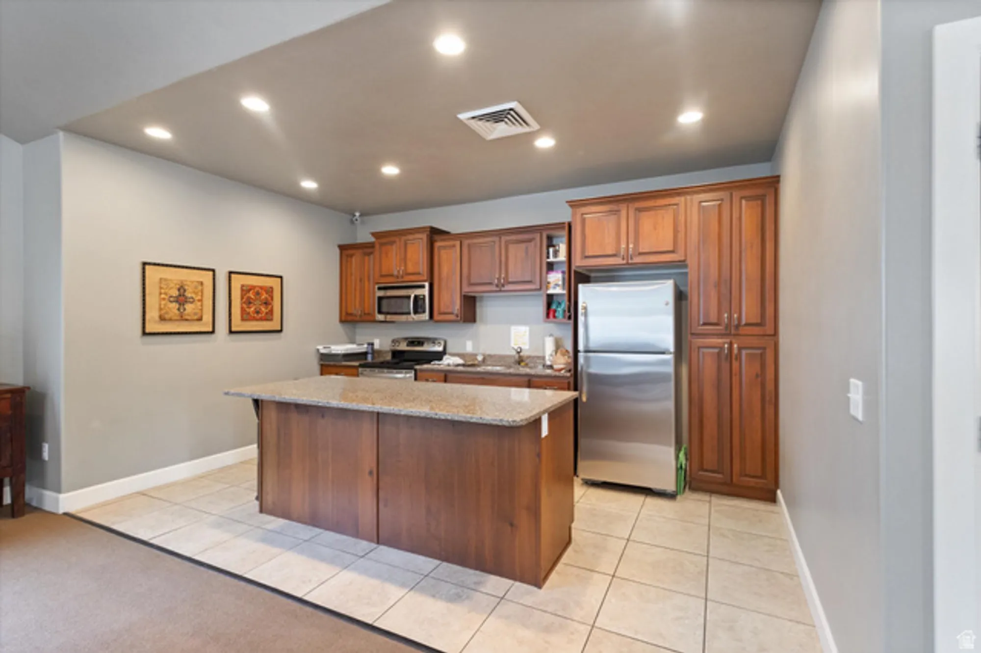 Property Slideshow image 34 of 48 | 9223 s 1870 d, West Jordan, UT, 84088
