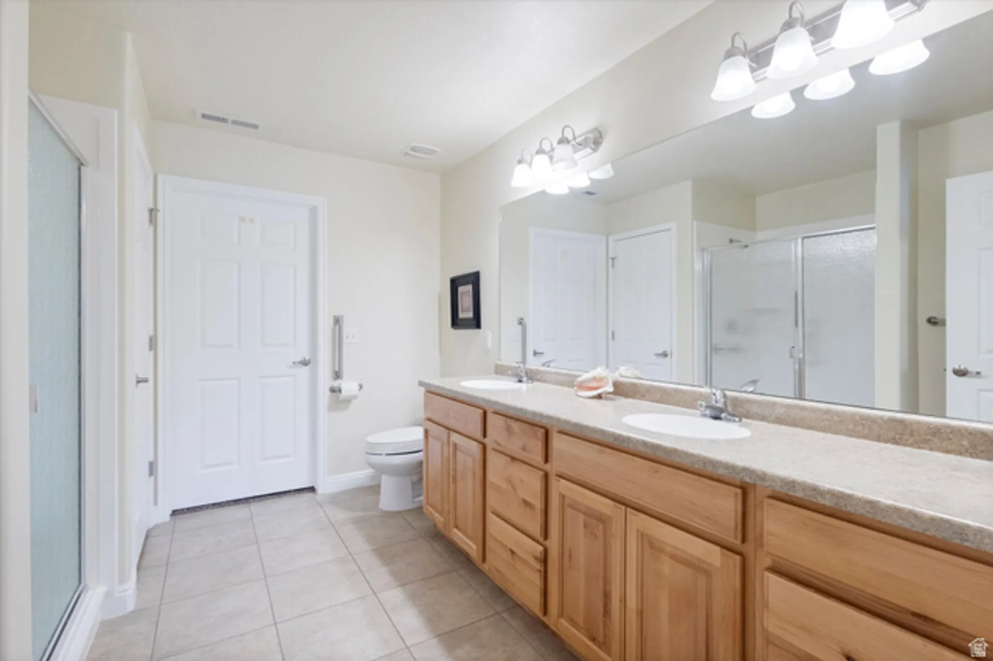 Property Slideshow image 12 of 48 | 9223 s 1870 d, West Jordan, UT, 84088