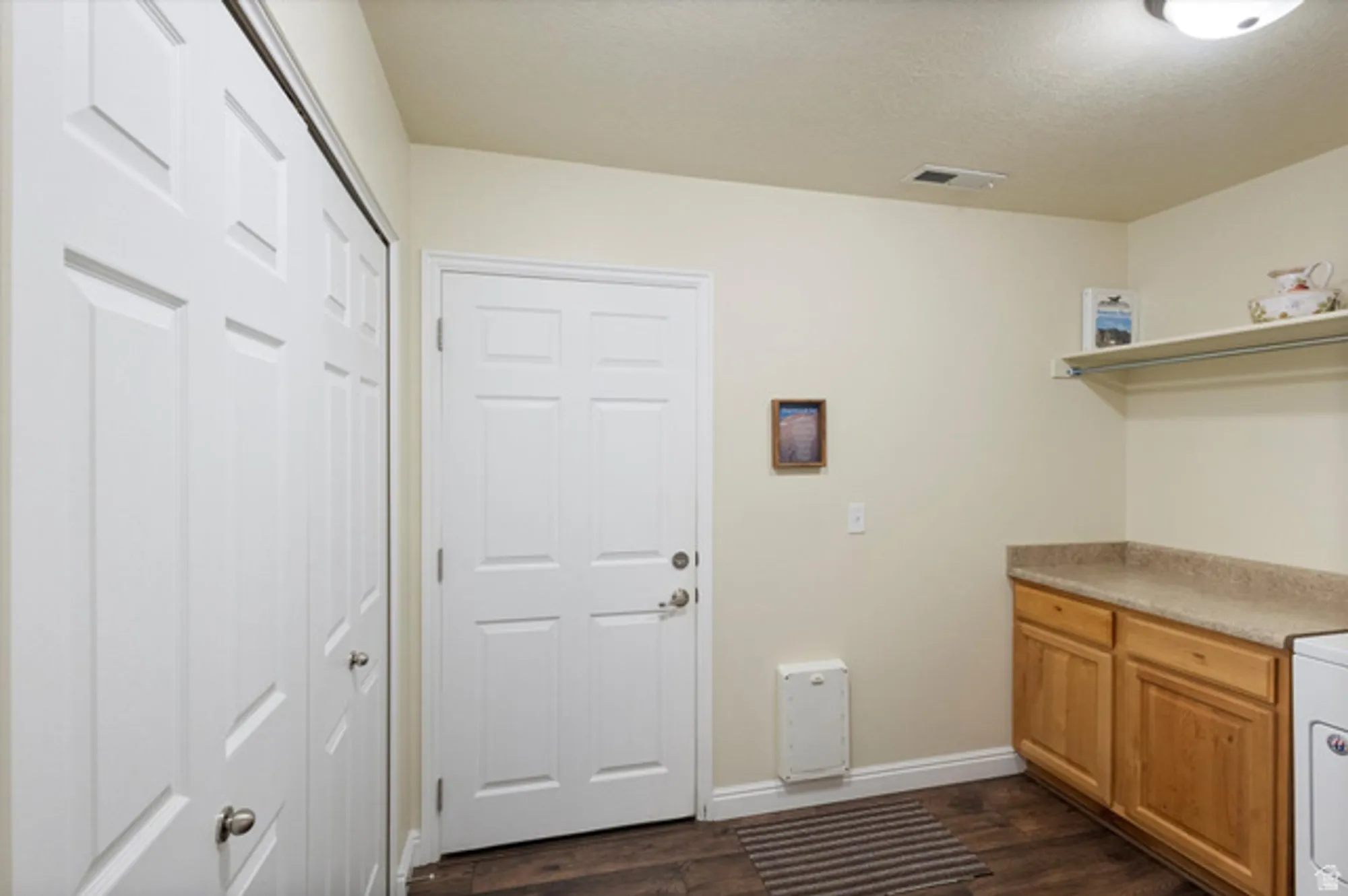 Property Slideshow image 8 of 48 | 9223 s 1870 d, West Jordan, UT, 84088