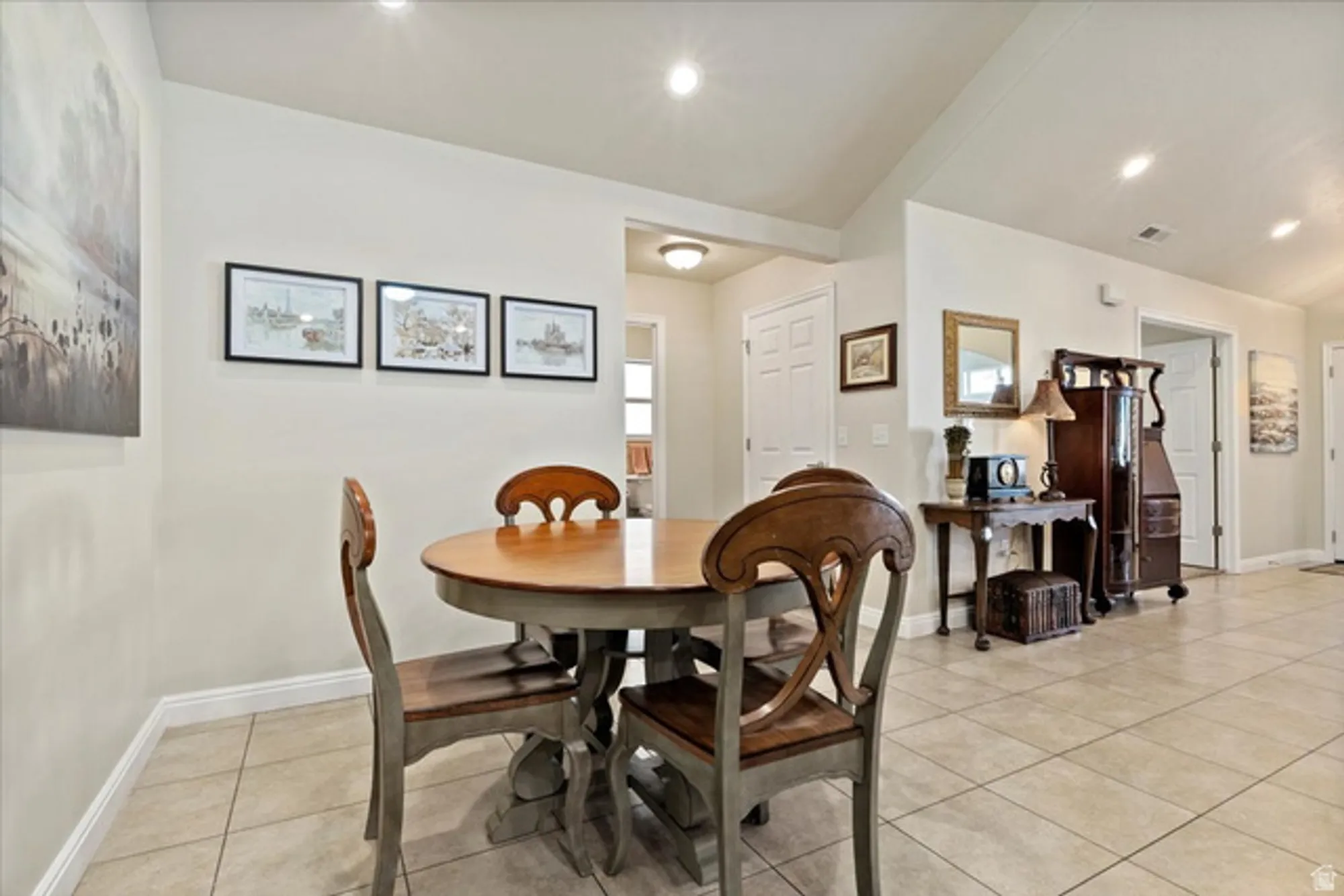 Property Slideshow image 7 of 20 | 9252 s 2040 d, West Jordan, UT, 84088