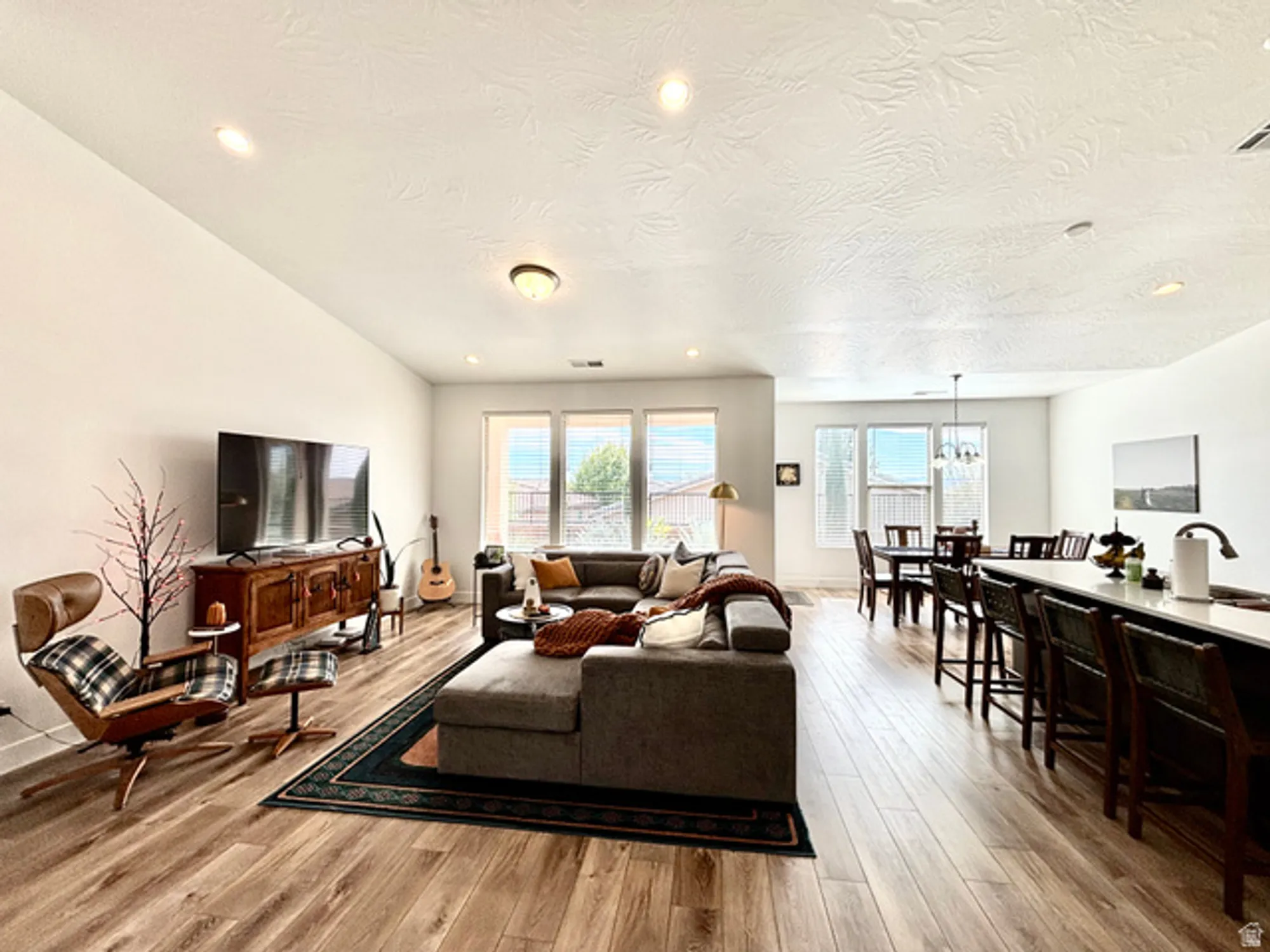 Property Slideshow image 6 of 32 | 233 w green jade dr, Washington, UT, 84780