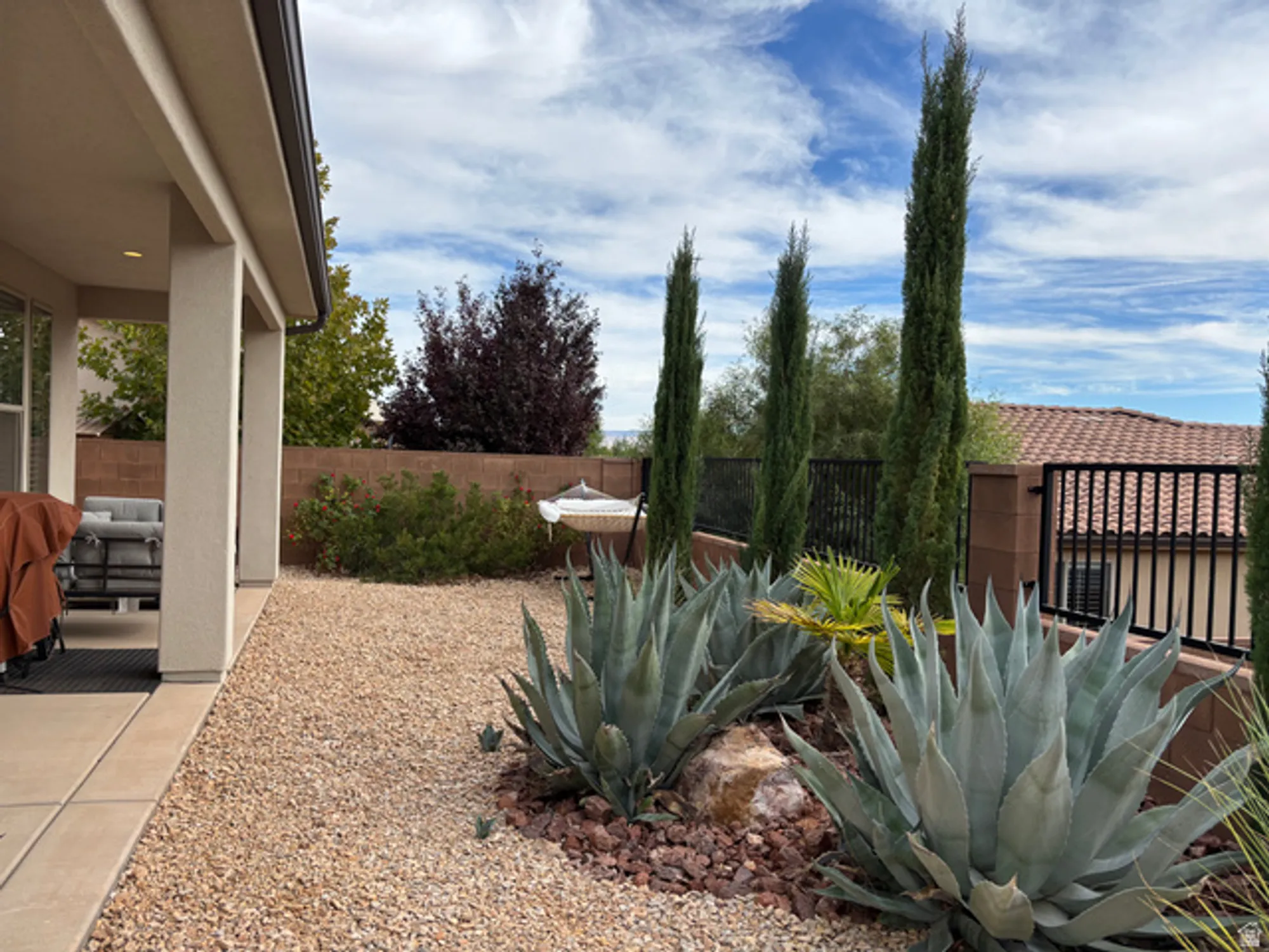 Property Slideshow image 24 of 32 | 233 w green jade dr, Washington, UT, 84780