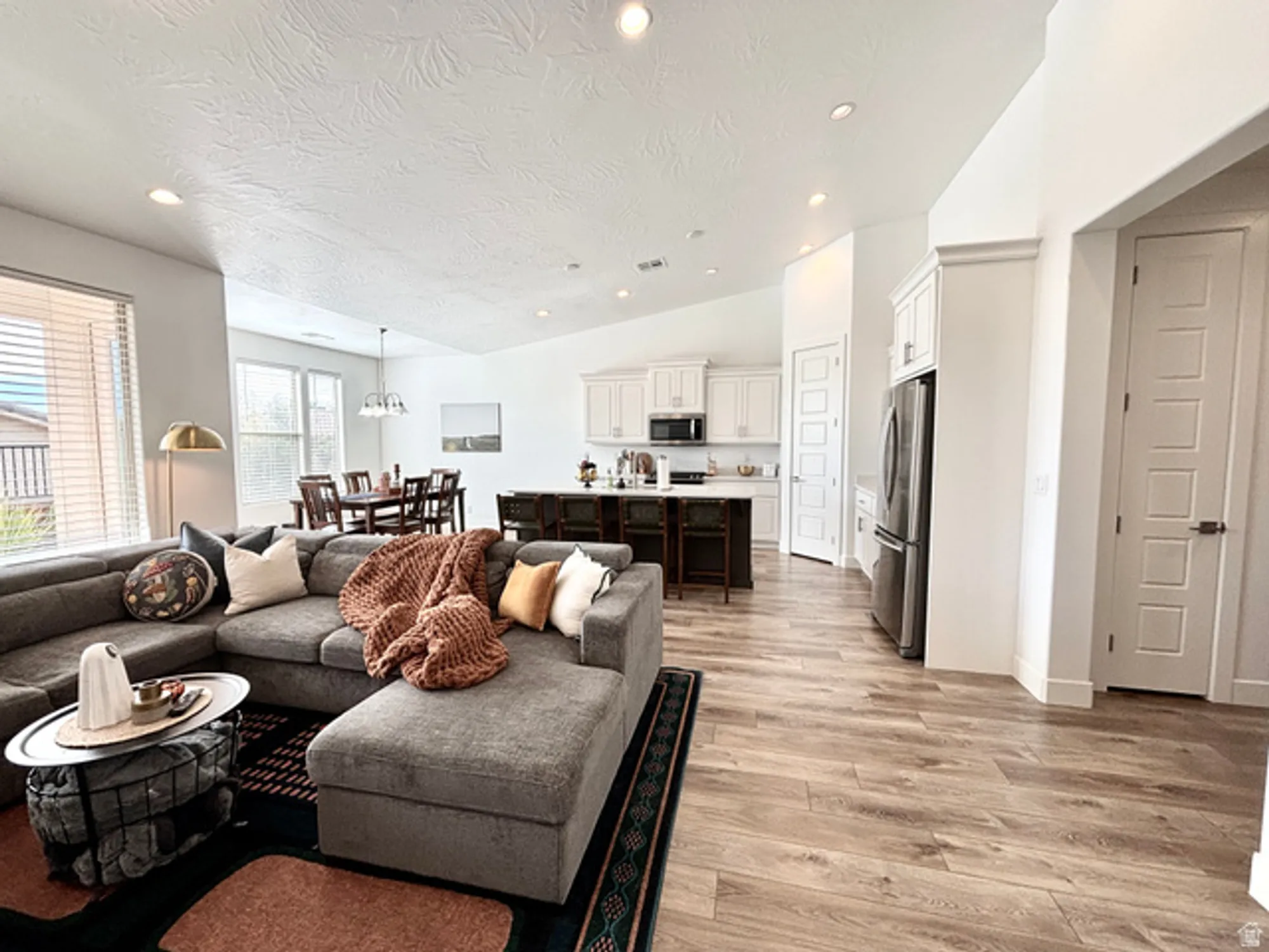 Property Slideshow image 7 of 32 | 233 w green jade dr, Washington, UT, 84780