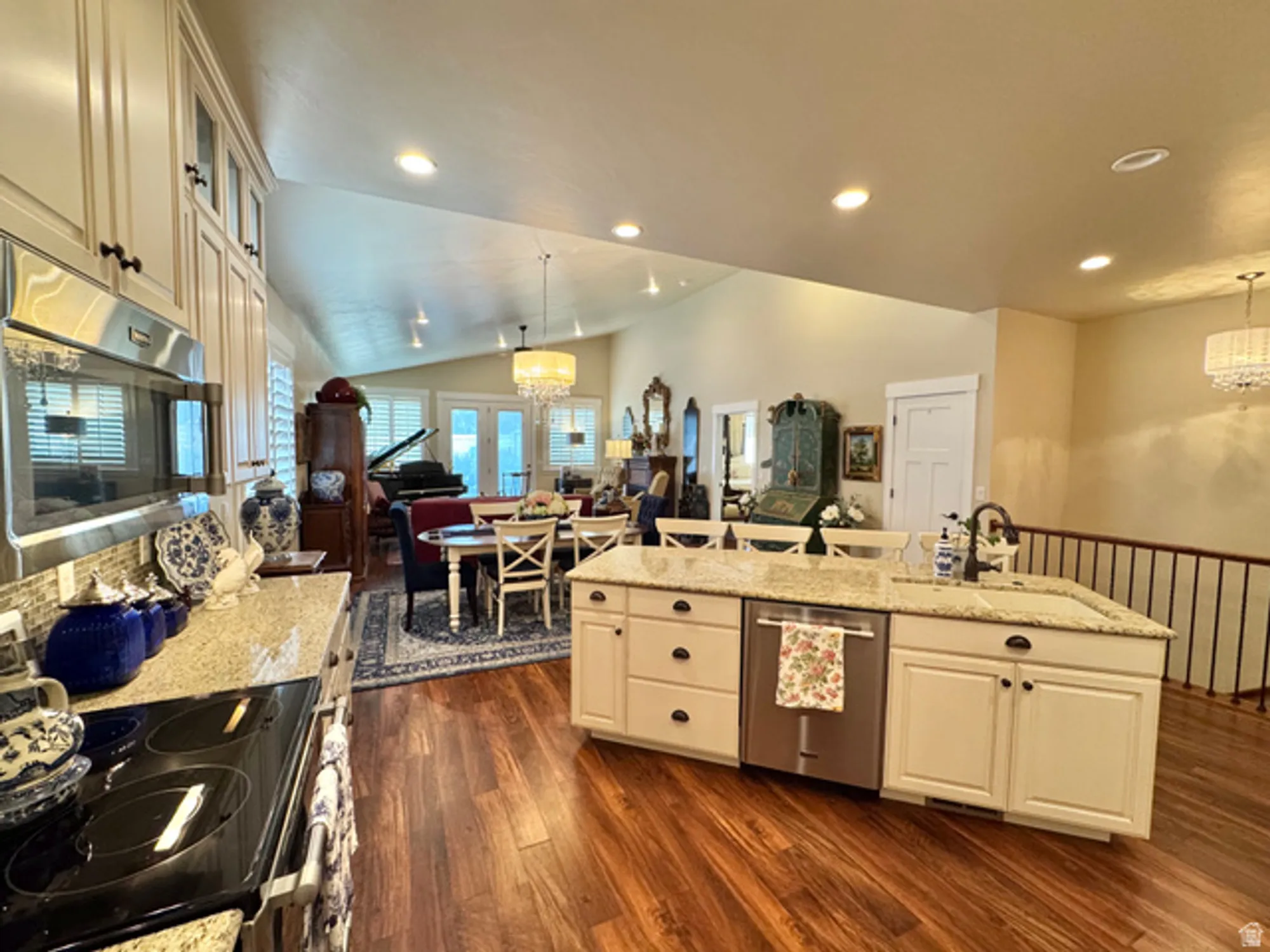 Property Slideshow image 9 of 33 | 1128 w 1150 s # 9, Payson, UT, 84651