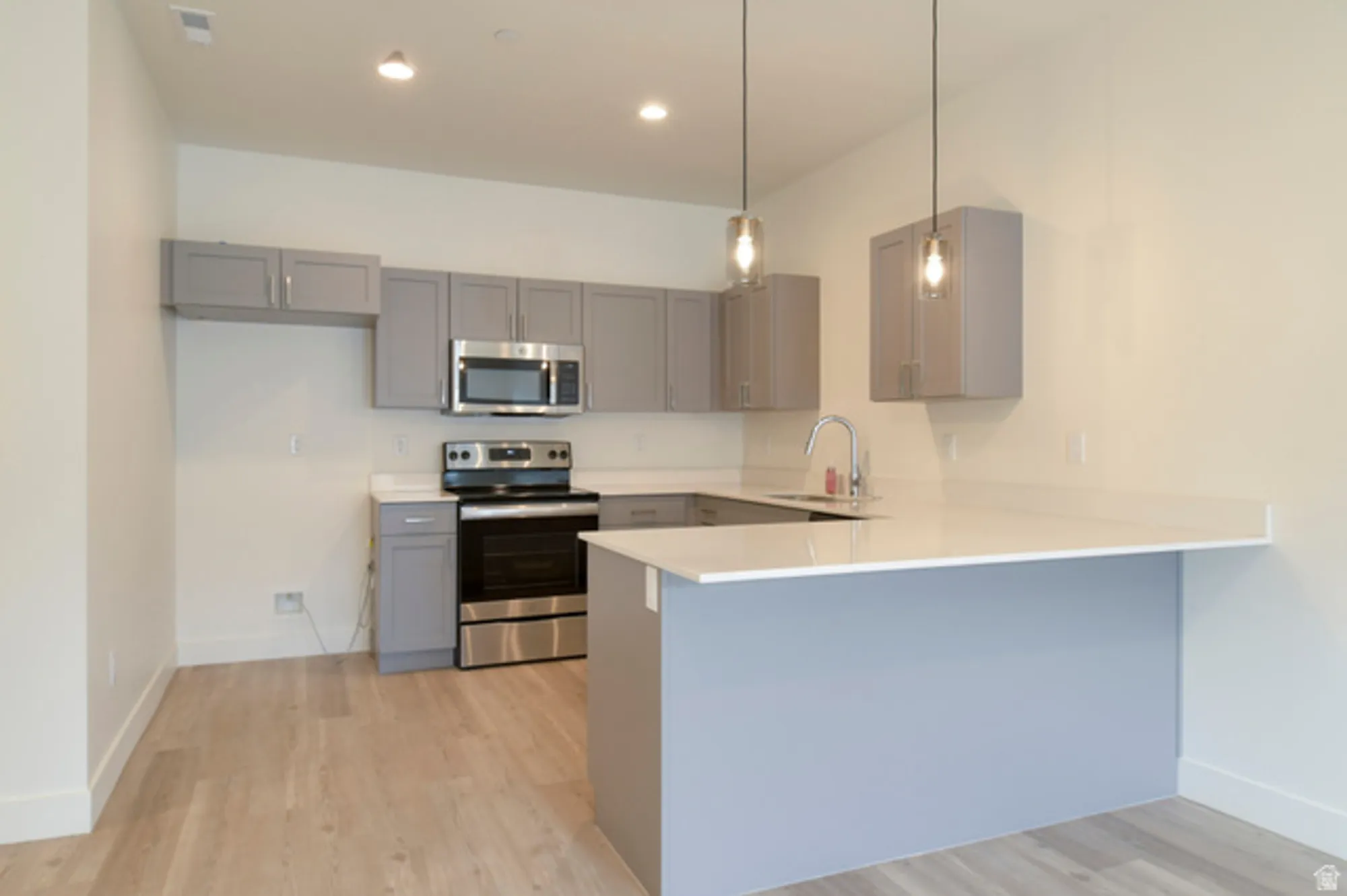 Property Slideshow image 6 of 17 | 3578 s 805 e unit e 237, Millcreek, UT, 84106