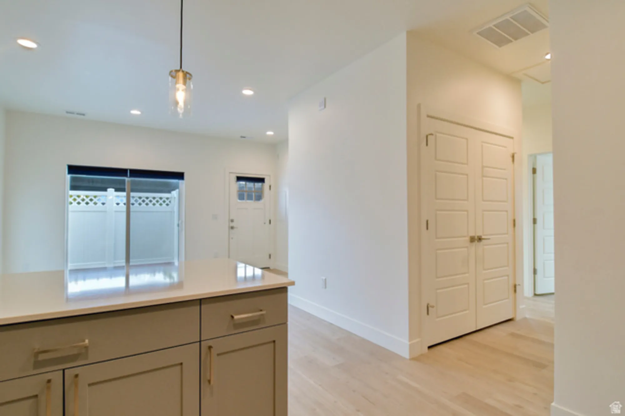 Property Slideshow image 3 of 17 | 3578 s 805 e unit e 237, Millcreek, UT, 84106