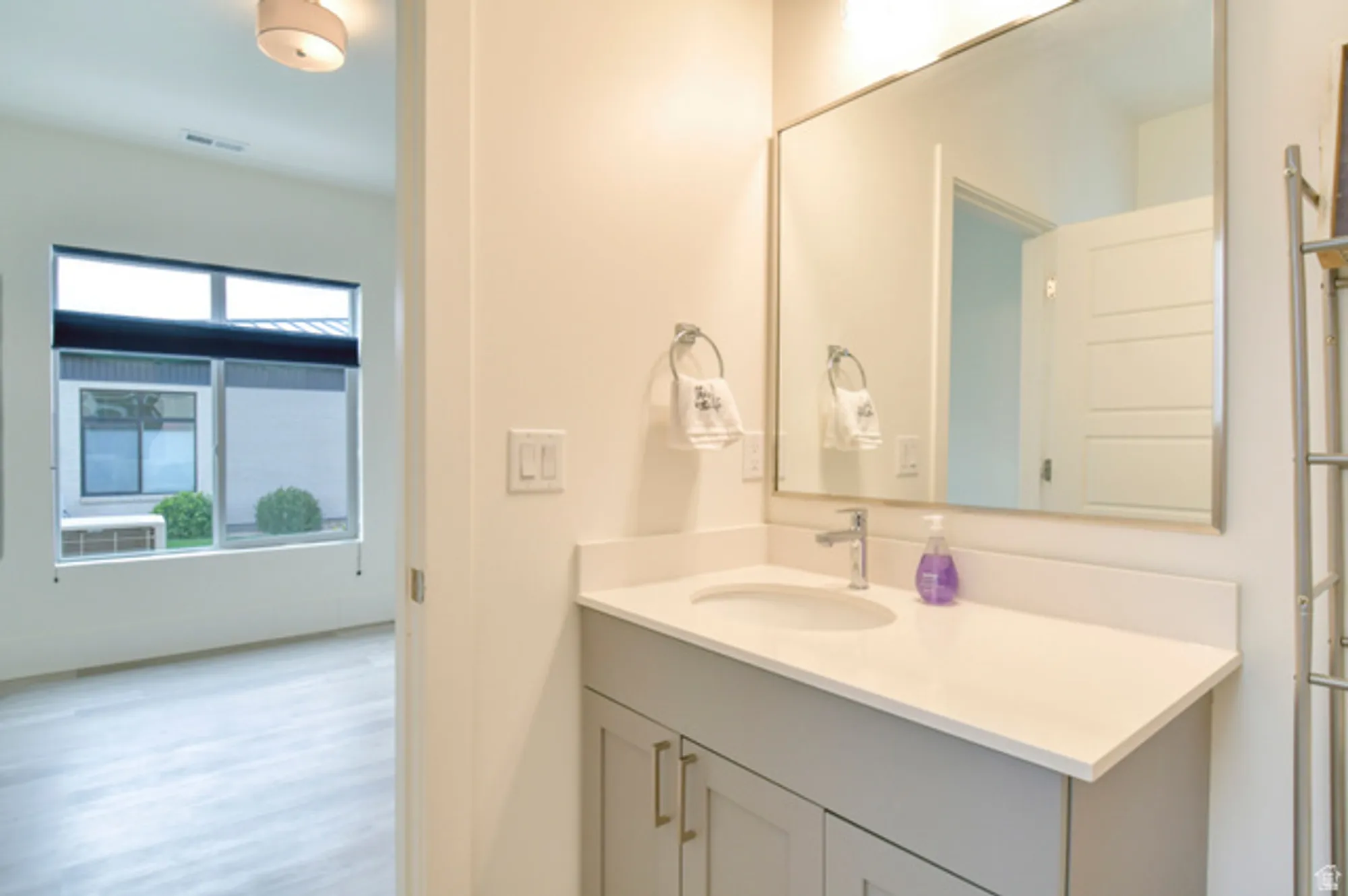 Property Slideshow image 13 of 17 | 3578 s 805 e unit e 237, Millcreek, UT, 84106
