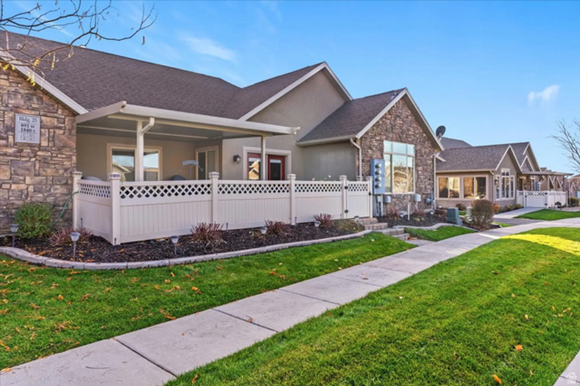 Property Slideshow image 5 of 34 | 891 w 1840 a, Syracuse, UT, 84075