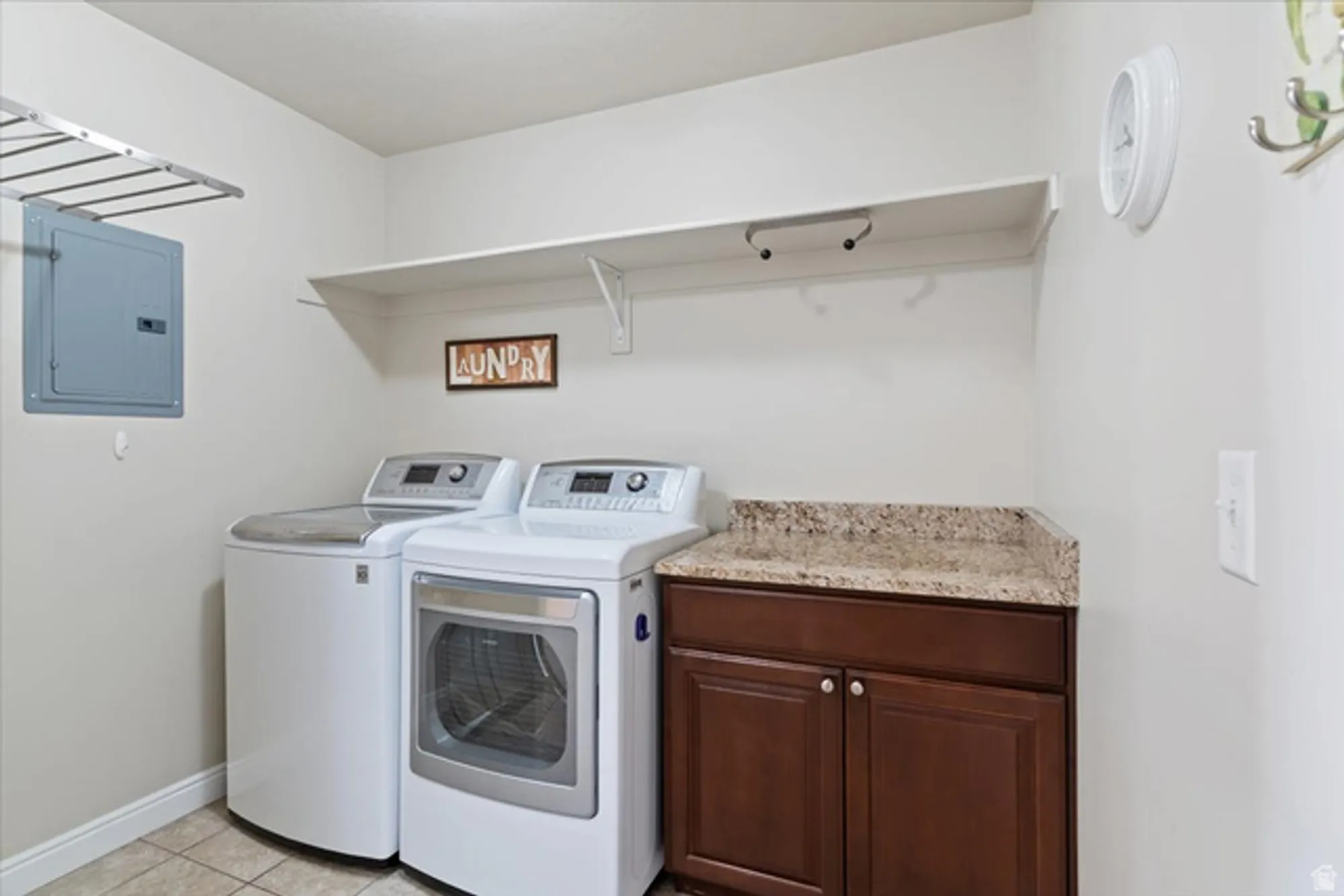 Property Slideshow image 27 of 34 | 891 w 1840 a, Syracuse, UT, 84075