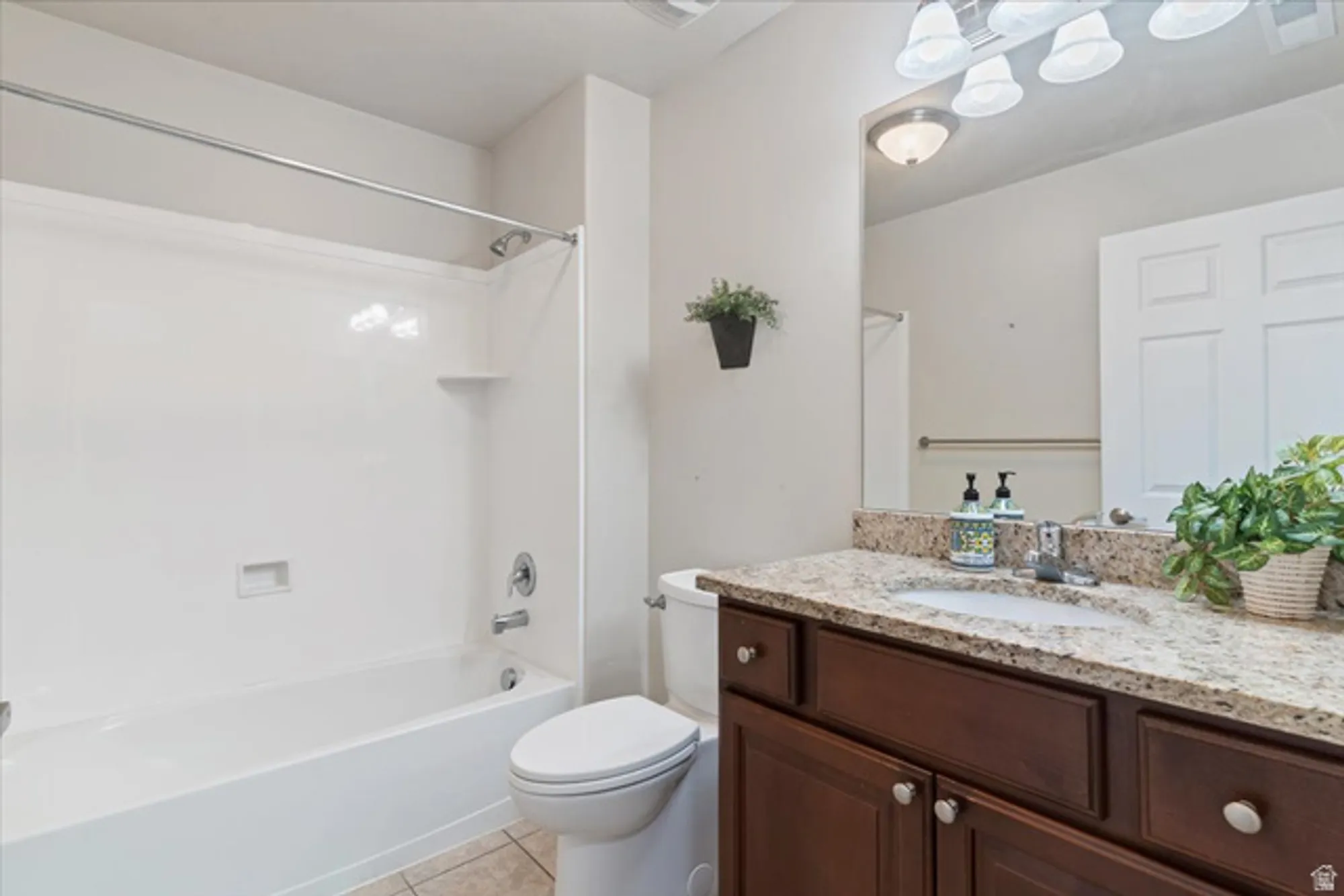 Property Slideshow image 26 of 34 | 891 w 1840 a, Syracuse, UT, 84075