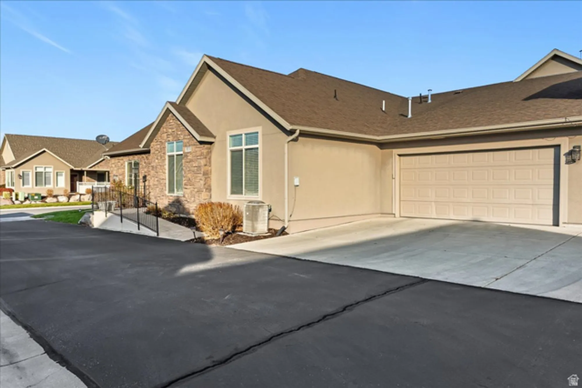 Property Slideshow image 3 of 34 | 891 w 1840 a, Syracuse, UT, 84075