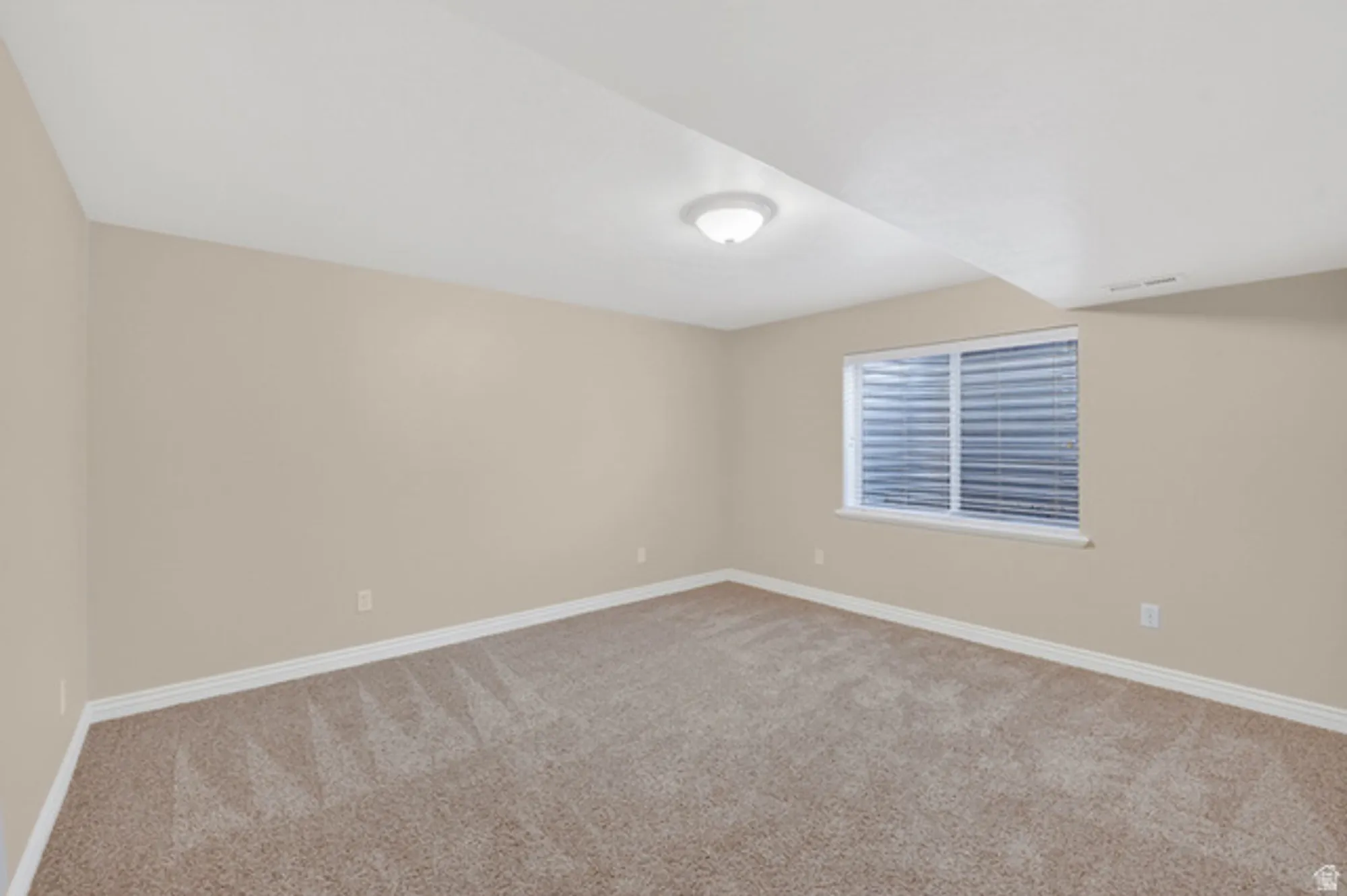 Property Slideshow image 23 of 33 | 687 e 3420, Lehi, UT, 84043
