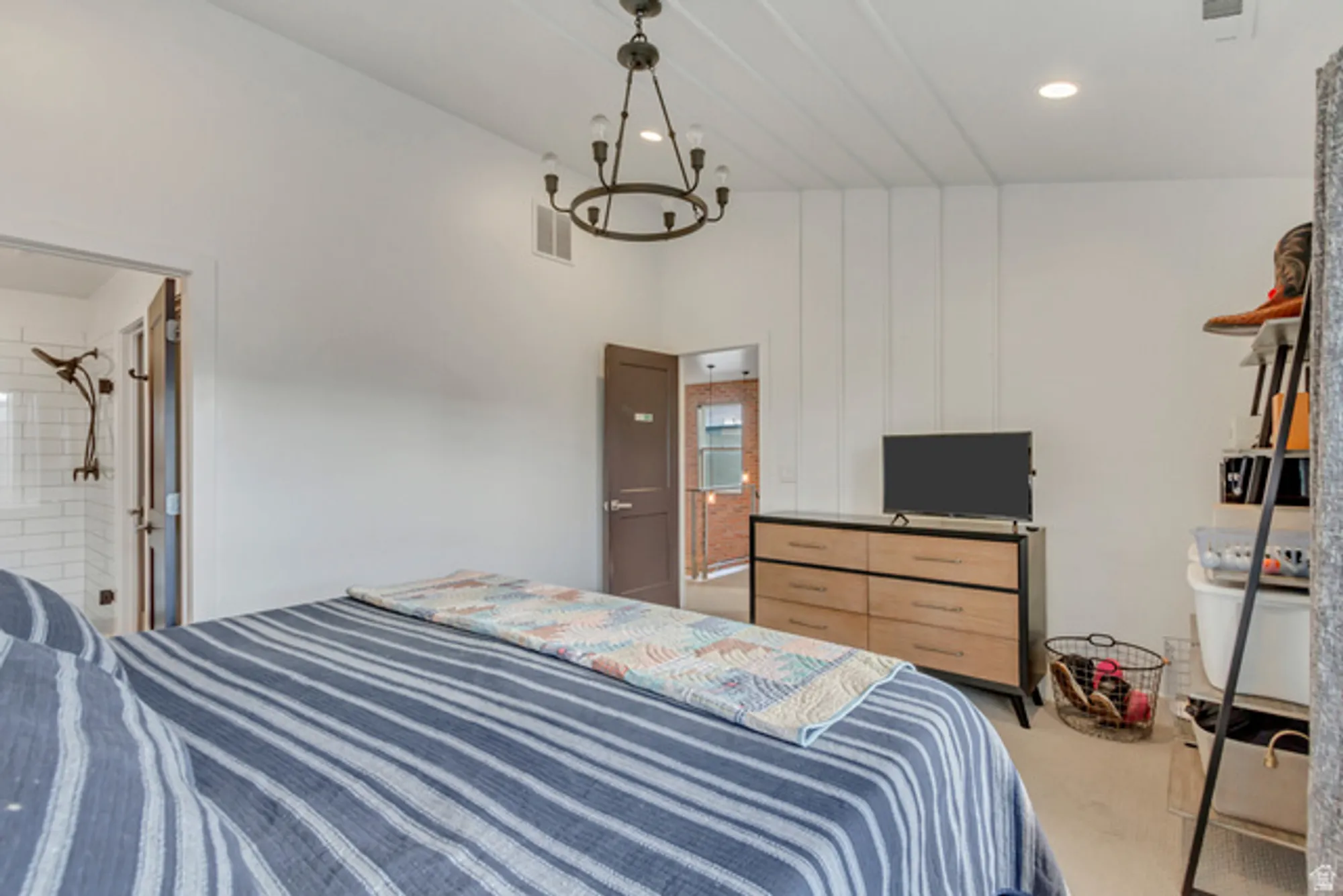 Property Slideshow image 18 of 27 | 11411 s holly springs dr, South Jordan, UT, 84009