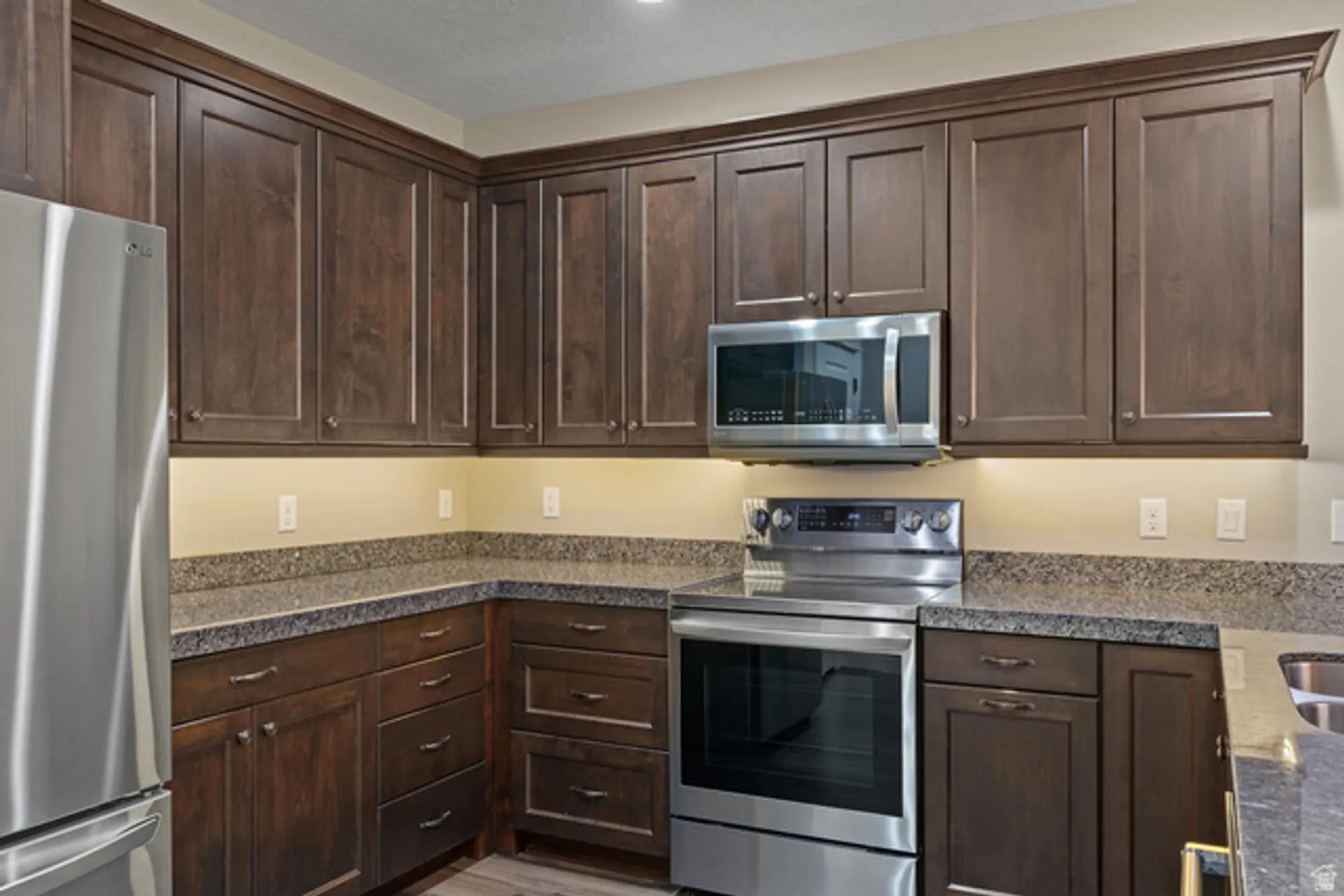 Property Slideshow image 13 of 33 | 10489 s harvest glory dr, South Jordan, UT, 84095