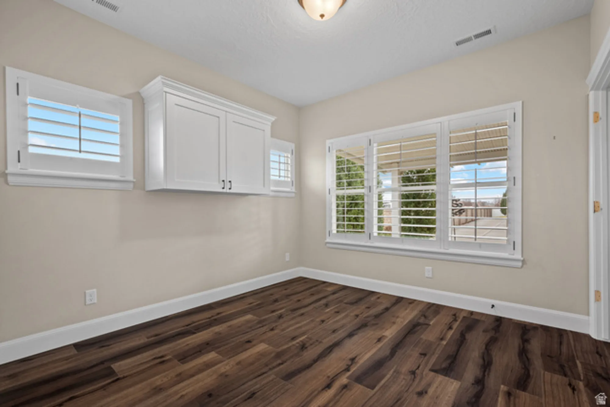 Property Slideshow image 19 of 33 | 10489 s harvest glory dr, South Jordan, UT, 84095