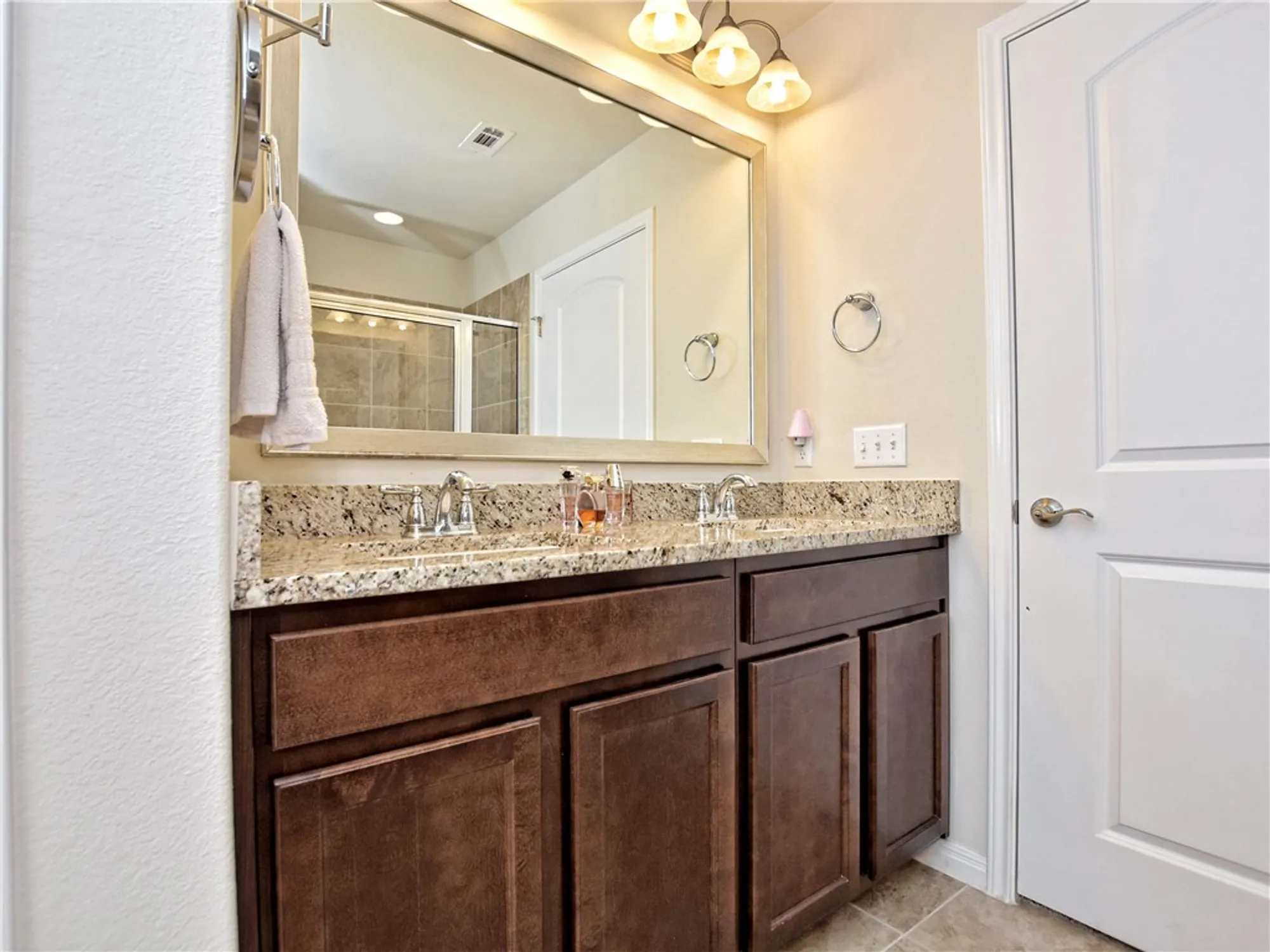 Property Slideshow image 17 of 28 | 823 hamilton ln, Georgetown, TX, 78633