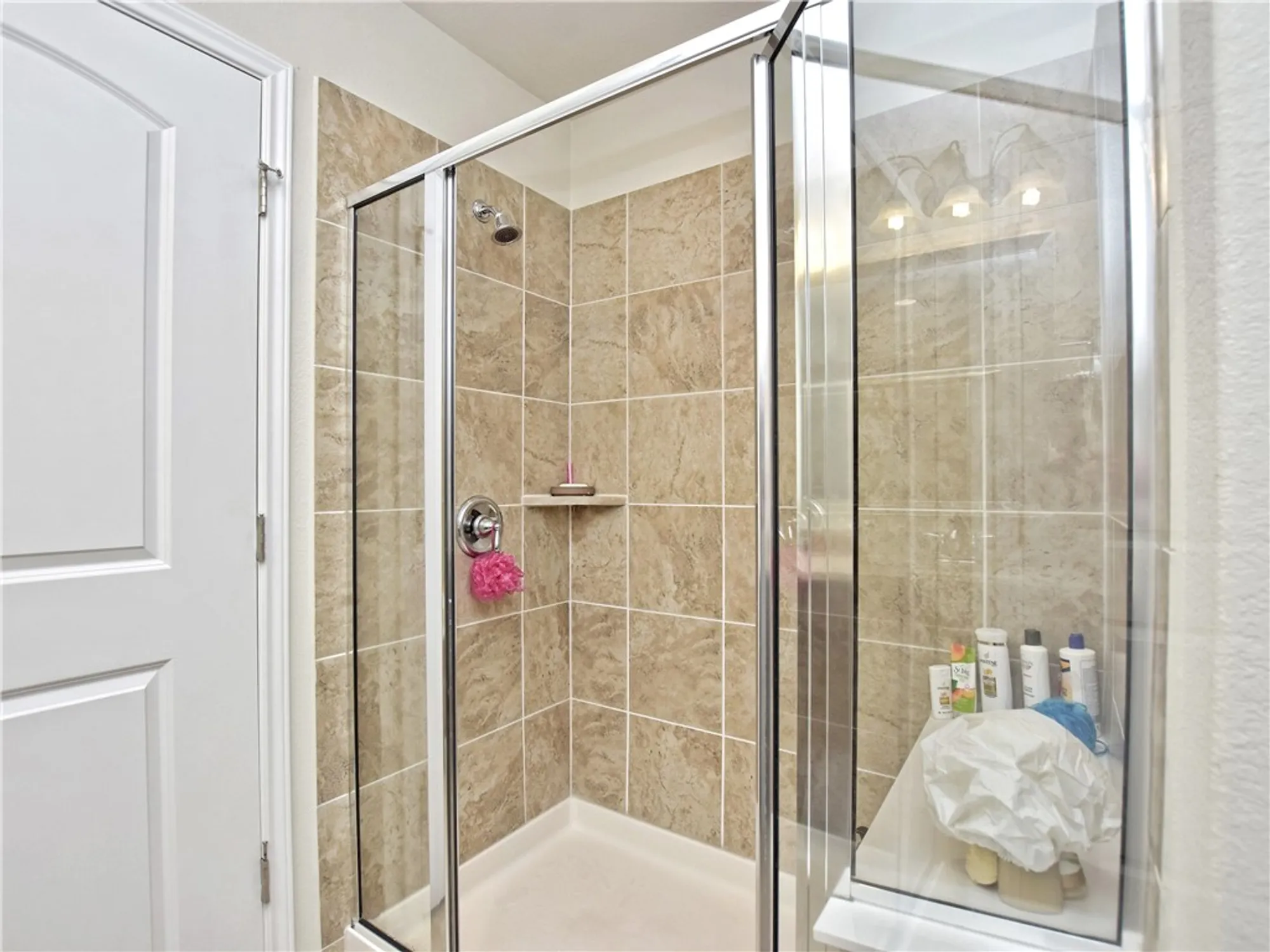 Property Slideshow image 18 of 28 | 823 hamilton ln, Georgetown, TX, 78633