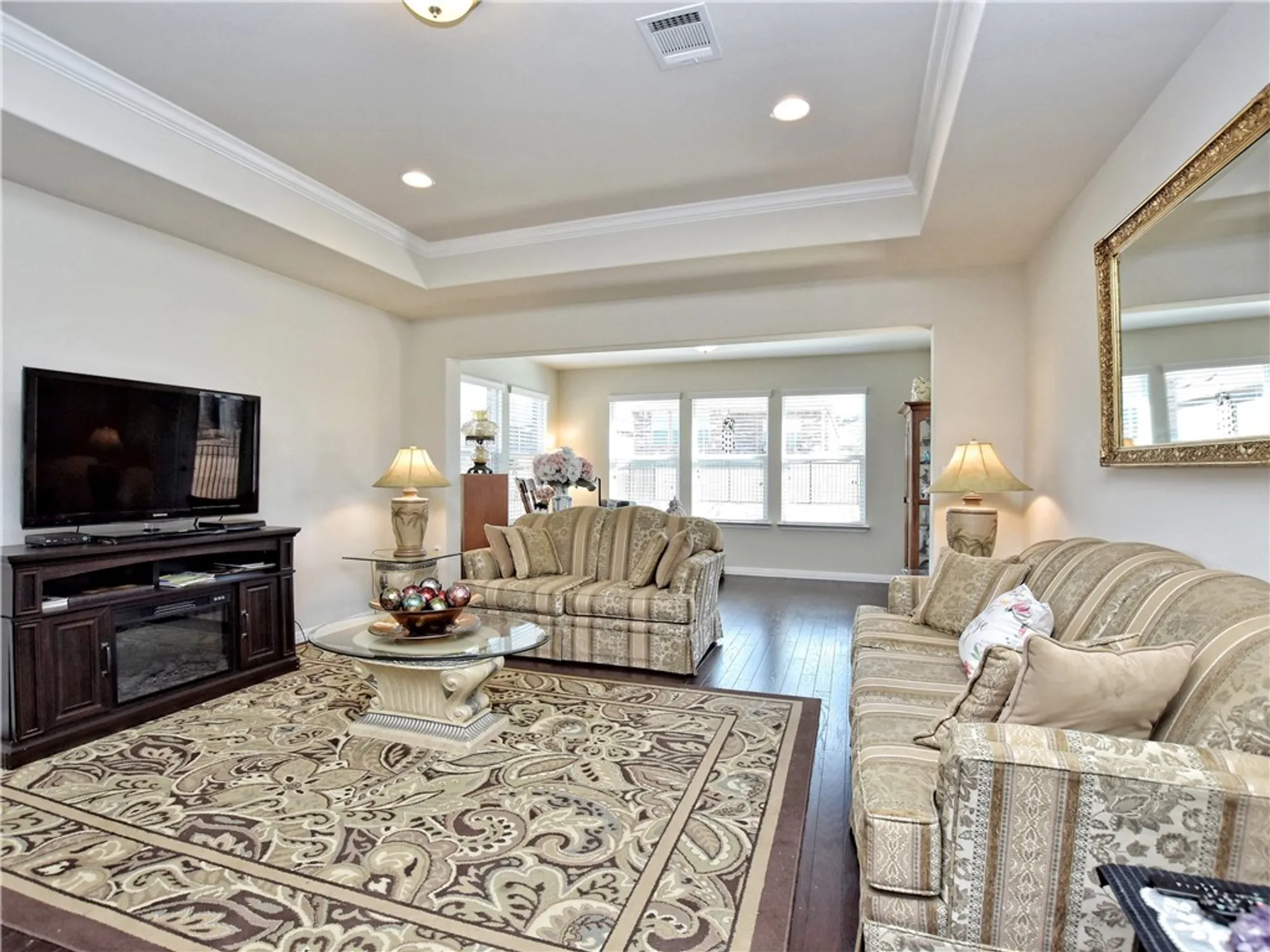 Property Slideshow image 10 of 28 | 823 hamilton ln, Georgetown, TX, 78633