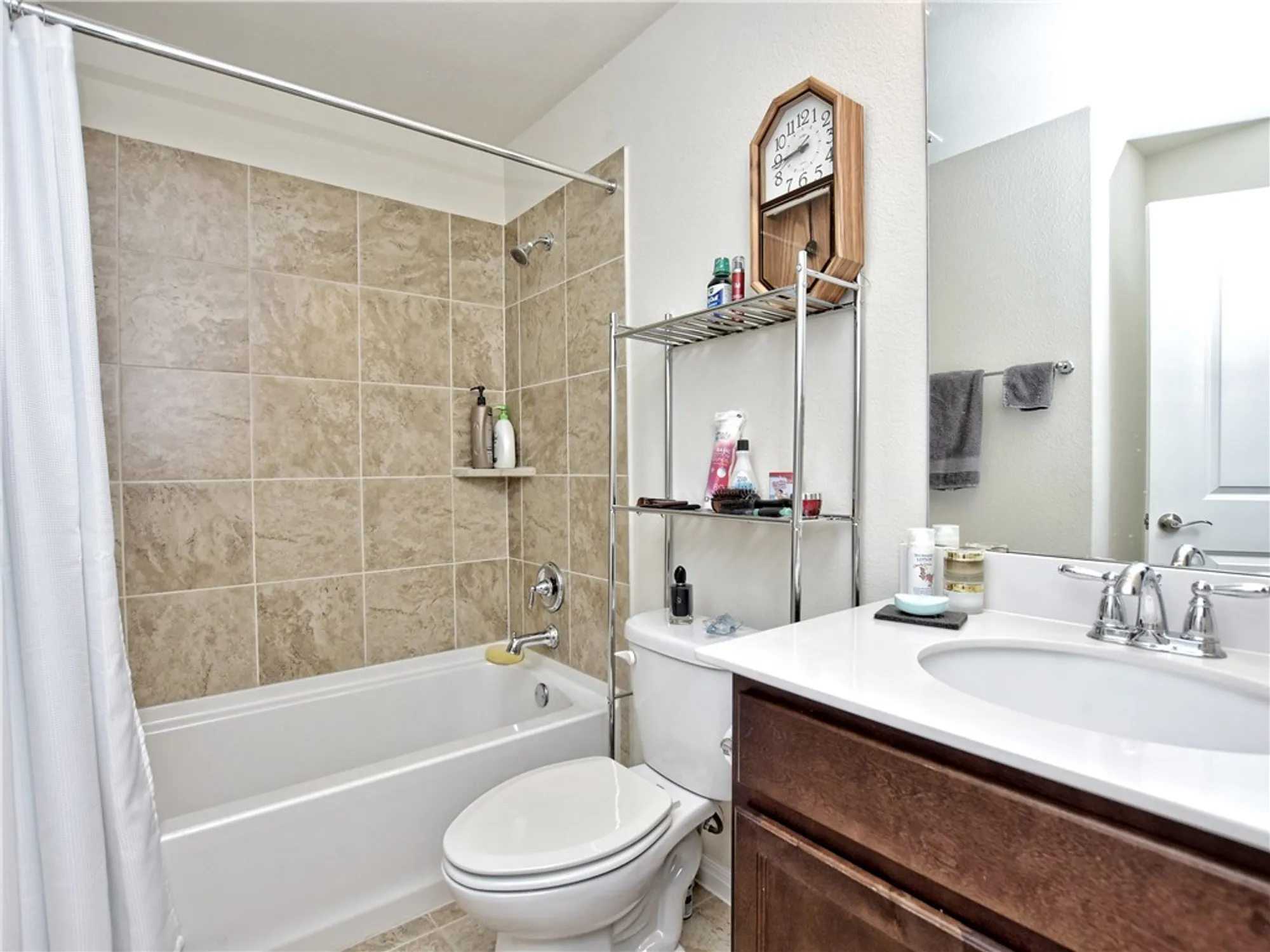 Property Slideshow image 21 of 28 | 823 hamilton ln, Georgetown, TX, 78633
