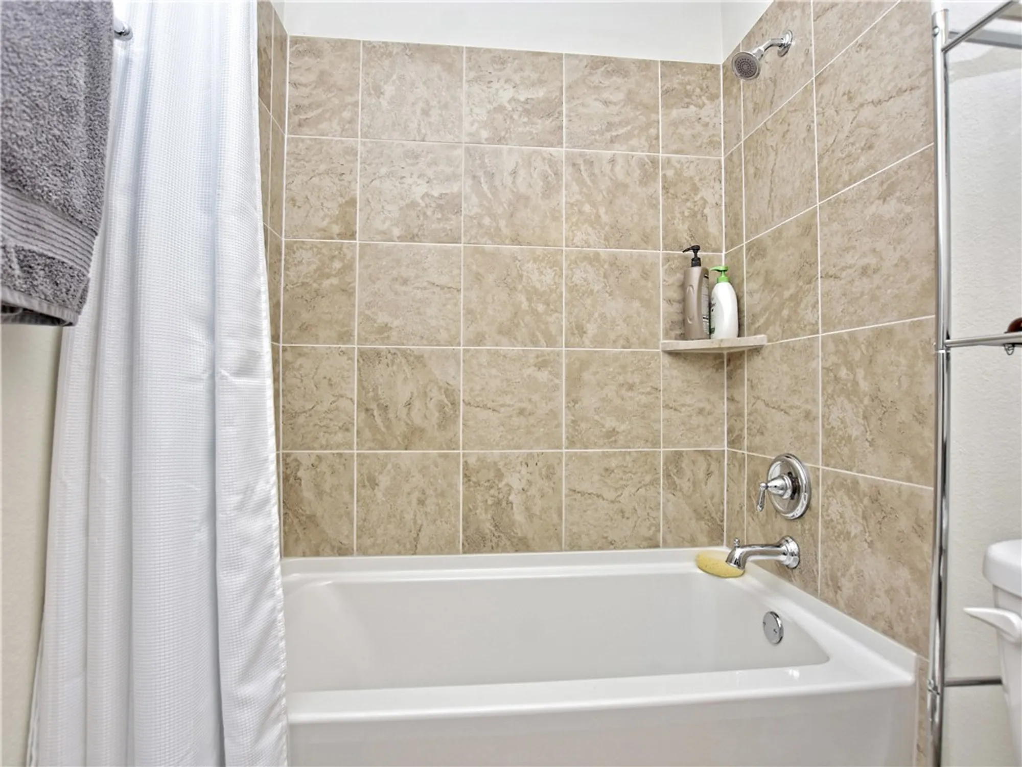 Property Slideshow image 23 of 28 | 823 hamilton ln, Georgetown, TX, 78633