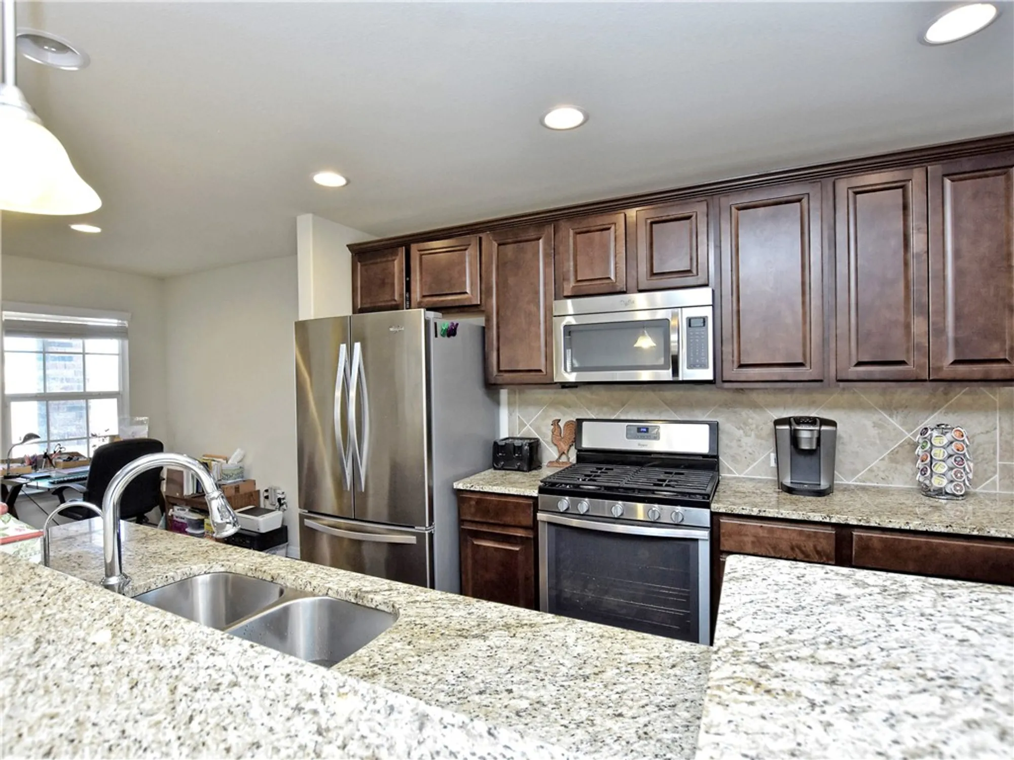 Property Slideshow image 5 of 28 | 823 hamilton ln, Georgetown, TX, 78633