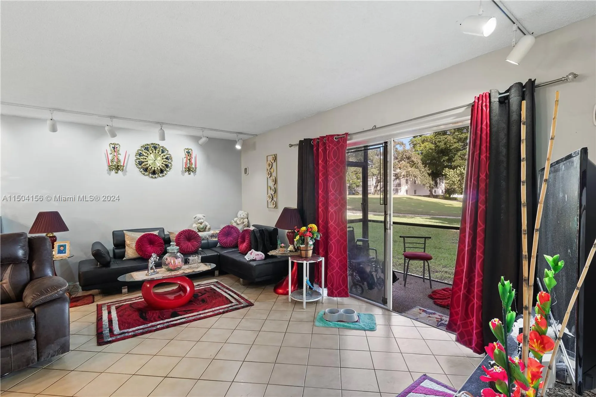 Property Slideshow image 16 of 20 | 281 s hollybrook dr apt 103, Pembroke Pines, FL, 33025