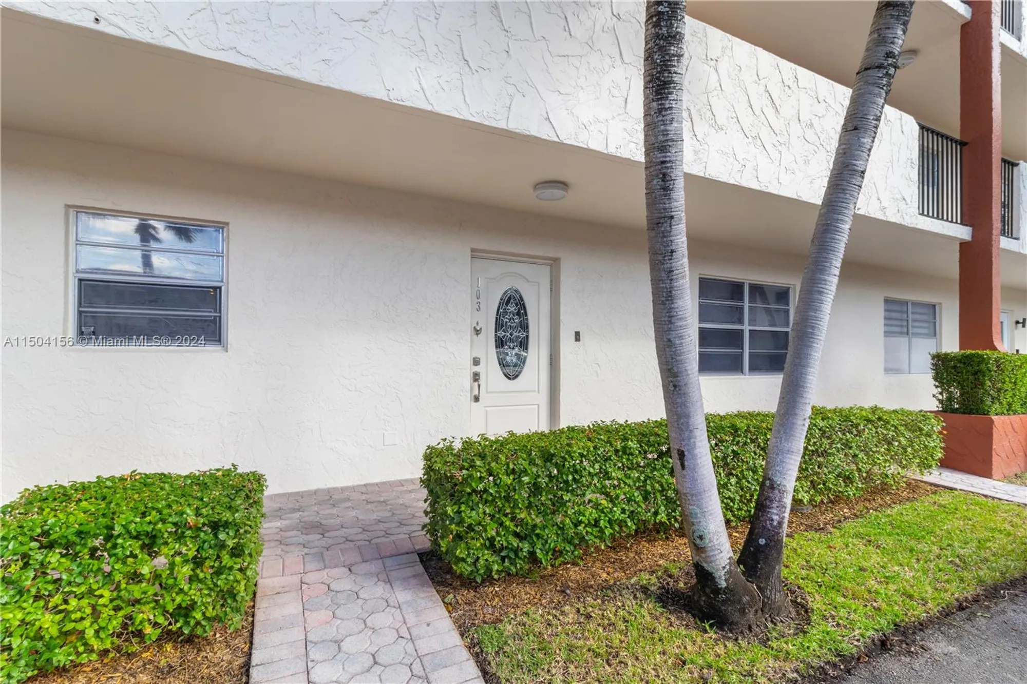 Property Slideshow image 2 of 20 | 281 s hollybrook dr apt 103, Pembroke Pines, FL, 33025
