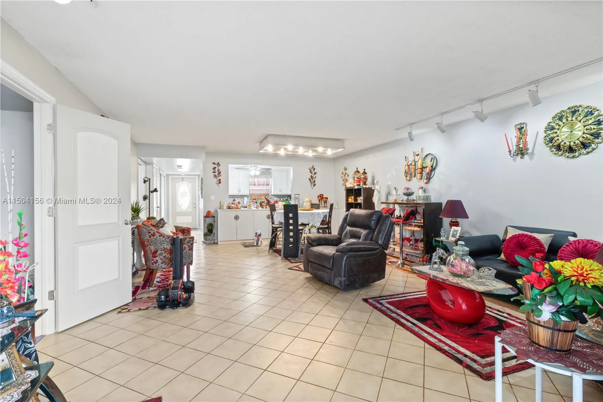 Property Slideshow image 9 of 20 | 281 s hollybrook dr apt 103, Pembroke Pines, FL, 33025