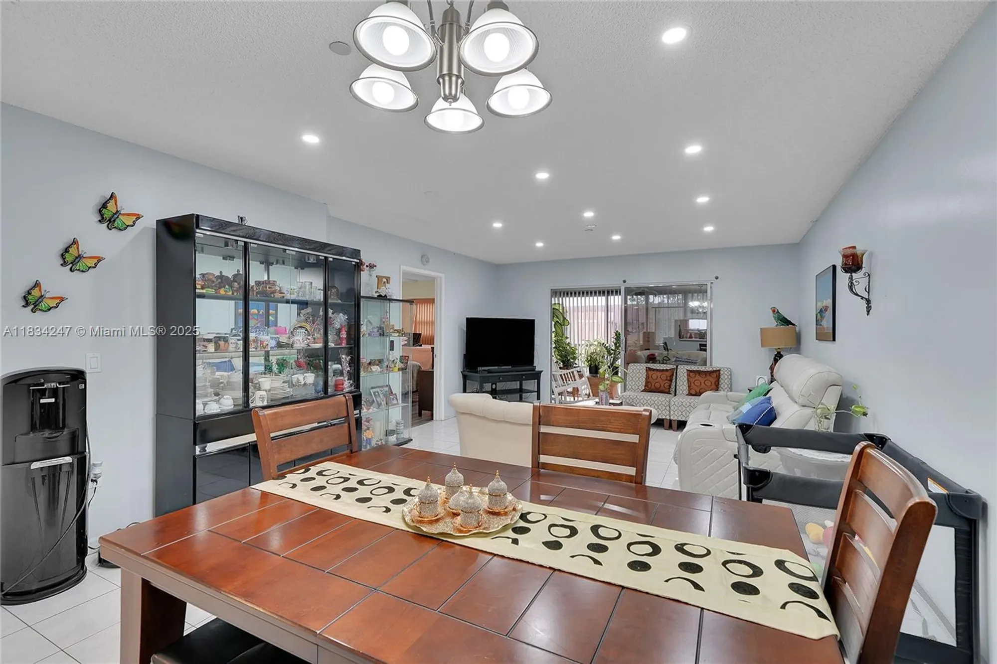 Property Slideshow image 15 of 47 | 571 sw 142nd ave 410o, Pembroke Pines, FL, 33027