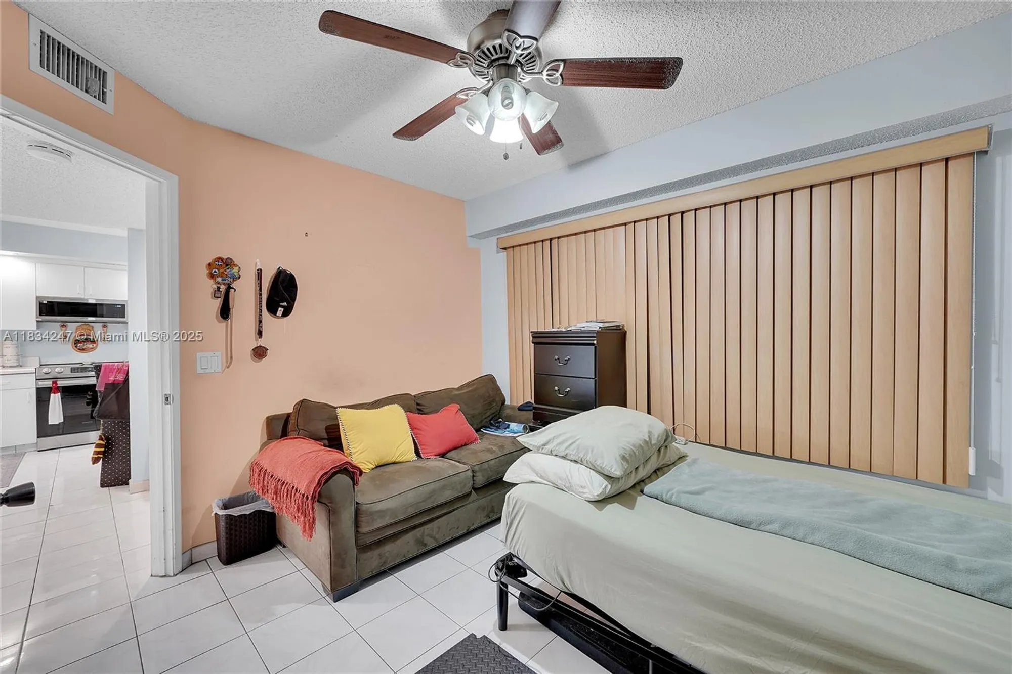 Property Slideshow image 12 of 47 | 571 sw 142nd ave 410o, Pembroke Pines, FL, 33027