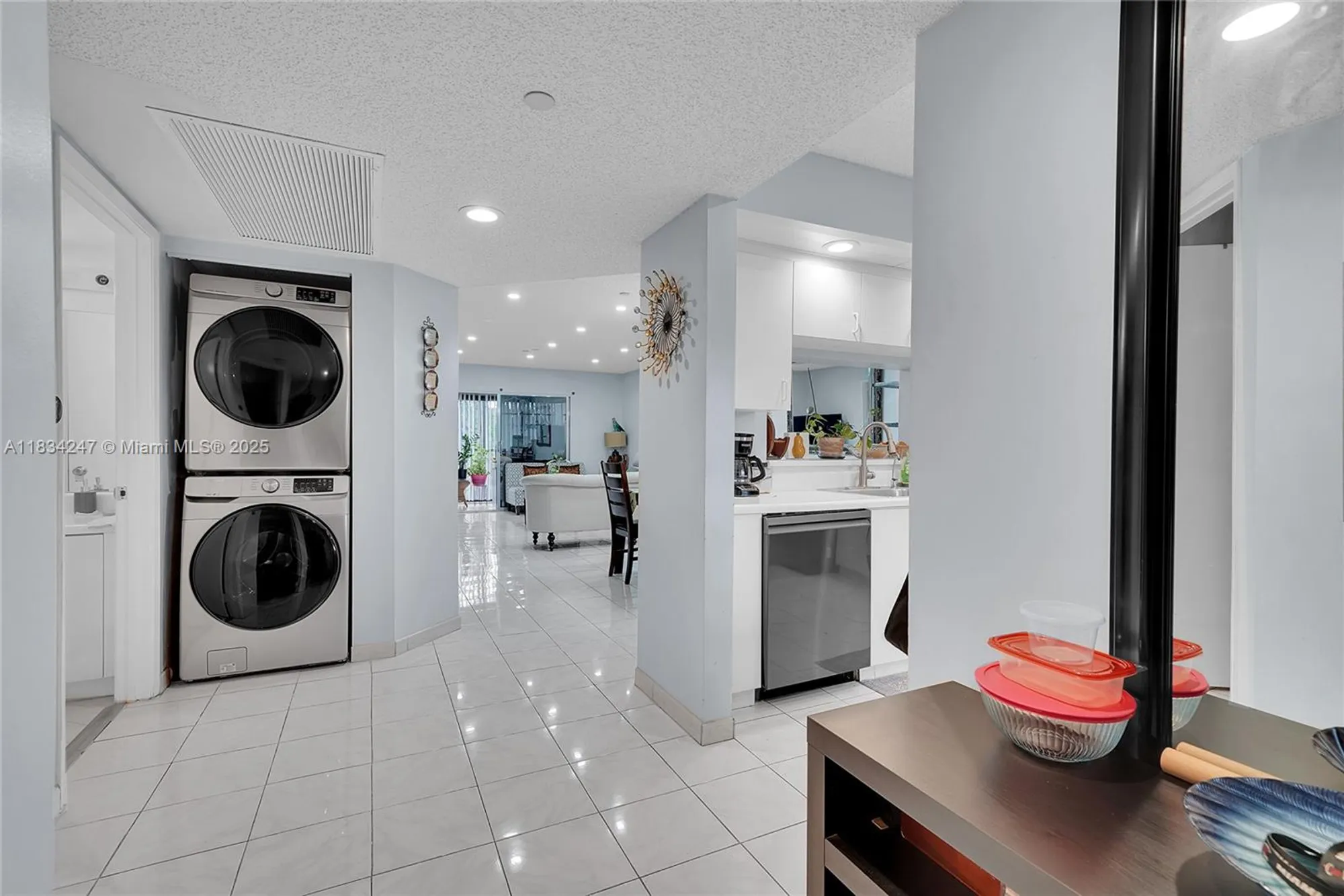 Property Slideshow image 4 of 47 | 571 sw 142nd ave 410o, Pembroke Pines, FL, 33027