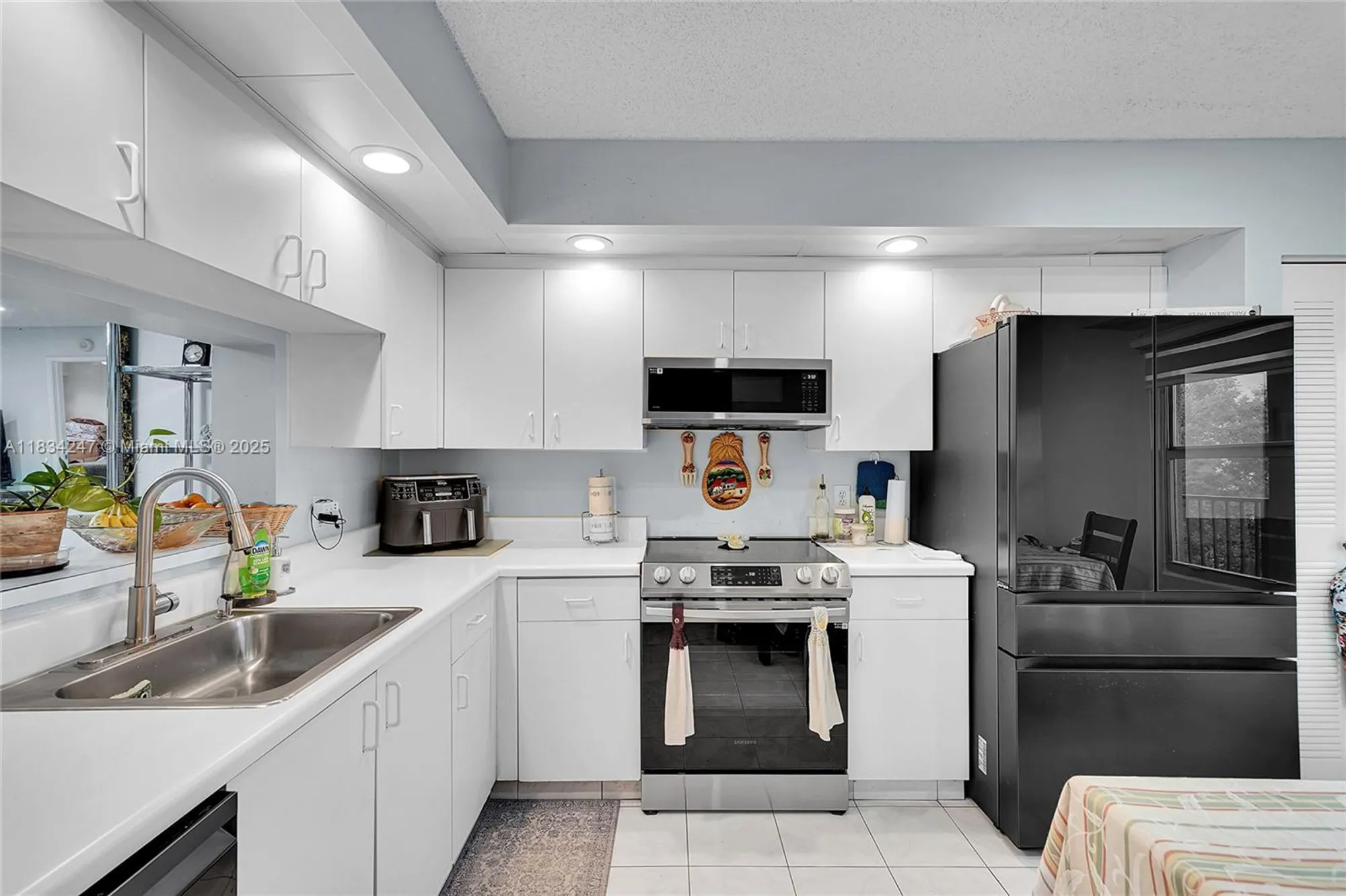 Property Slideshow image 8 of 47 | 571 sw 142nd ave 410o, Pembroke Pines, FL, 33027