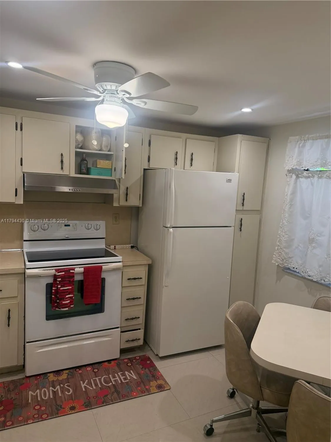 Property Slideshow image 17 of 36 | 901 colony point cir 217, Pembroke Pines, FL, 33026