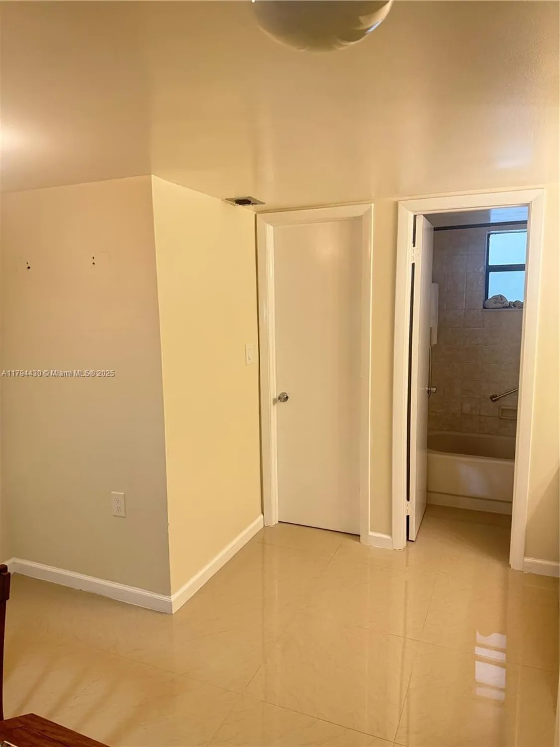 Property Slideshow image 20 of 36 | 901 colony point cir 217, Pembroke Pines, FL, 33026