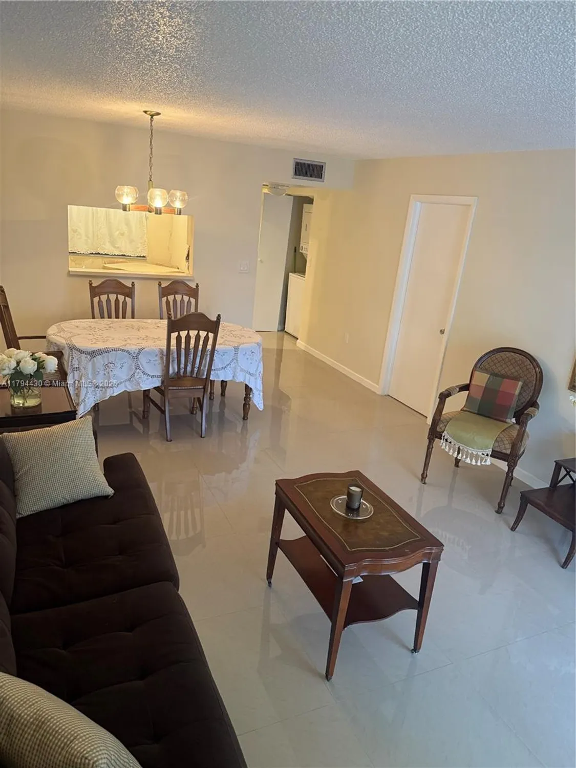 Property Slideshow image 3 of 36 | 901 colony point cir 217, Pembroke Pines, FL, 33026