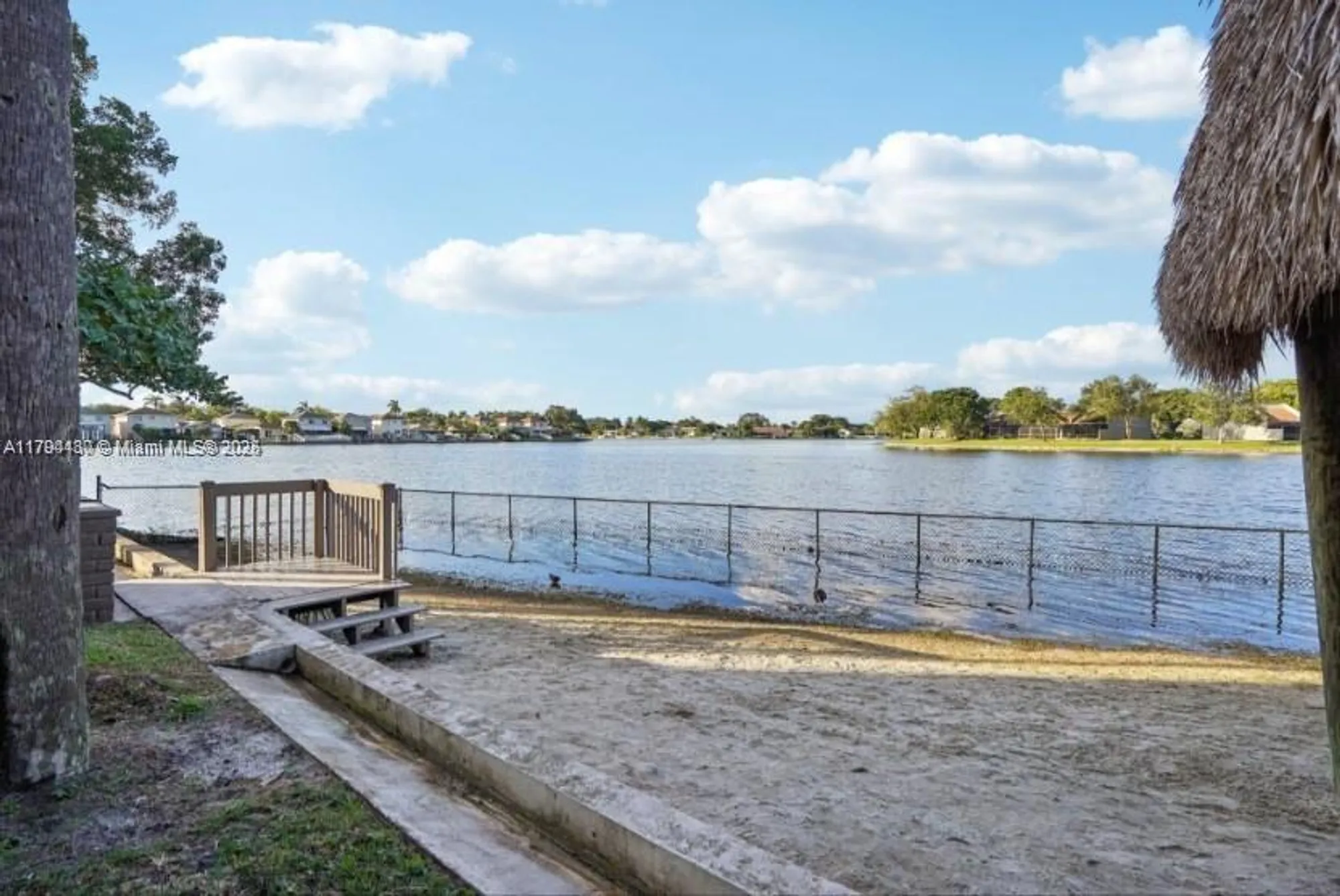Property Slideshow image 30 of 36 | 901 colony point cir 217, Pembroke Pines, FL, 33026