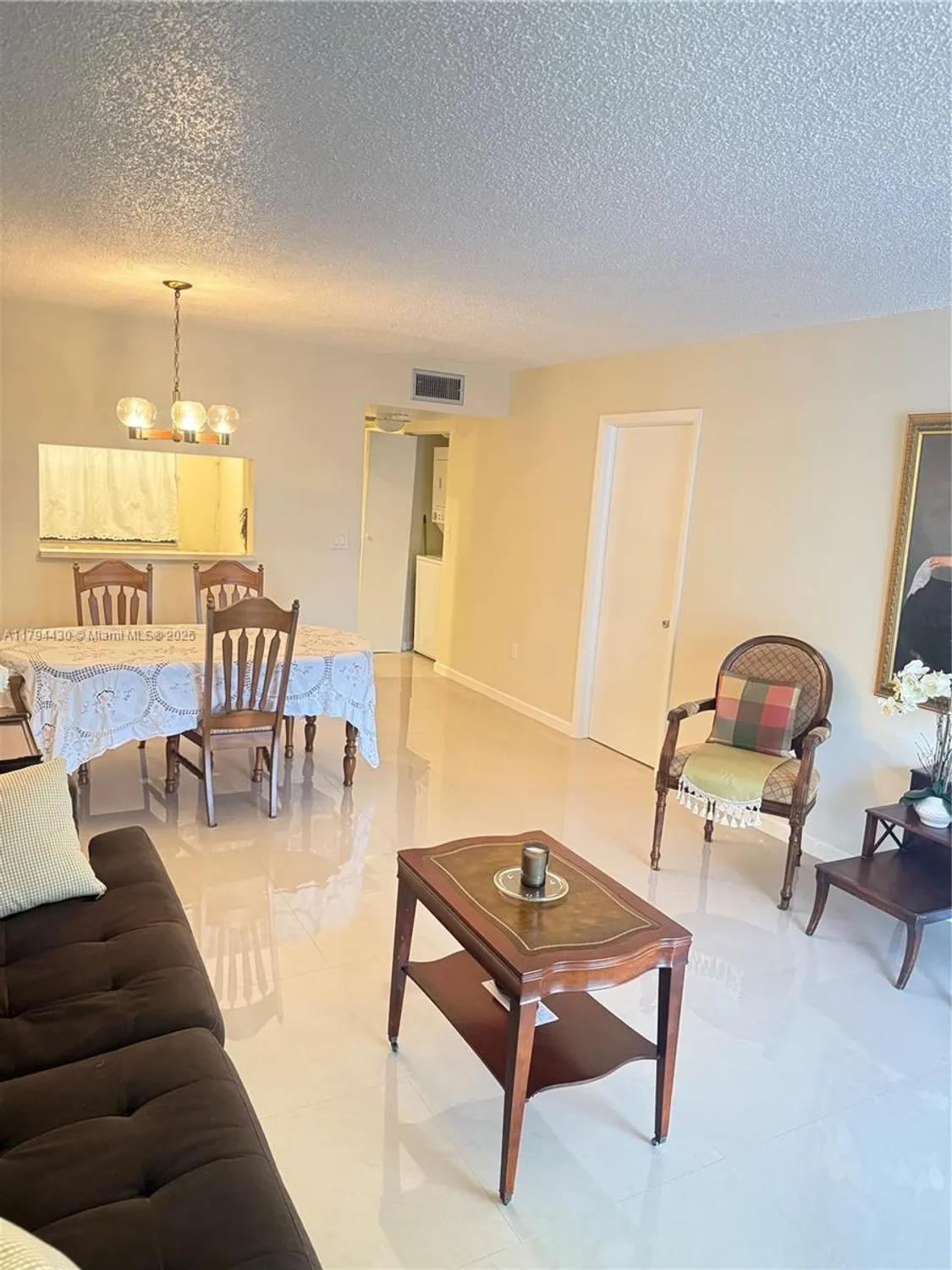 Property Slideshow image 6 of 36 | 901 colony point cir 217, Pembroke Pines, FL, 33026