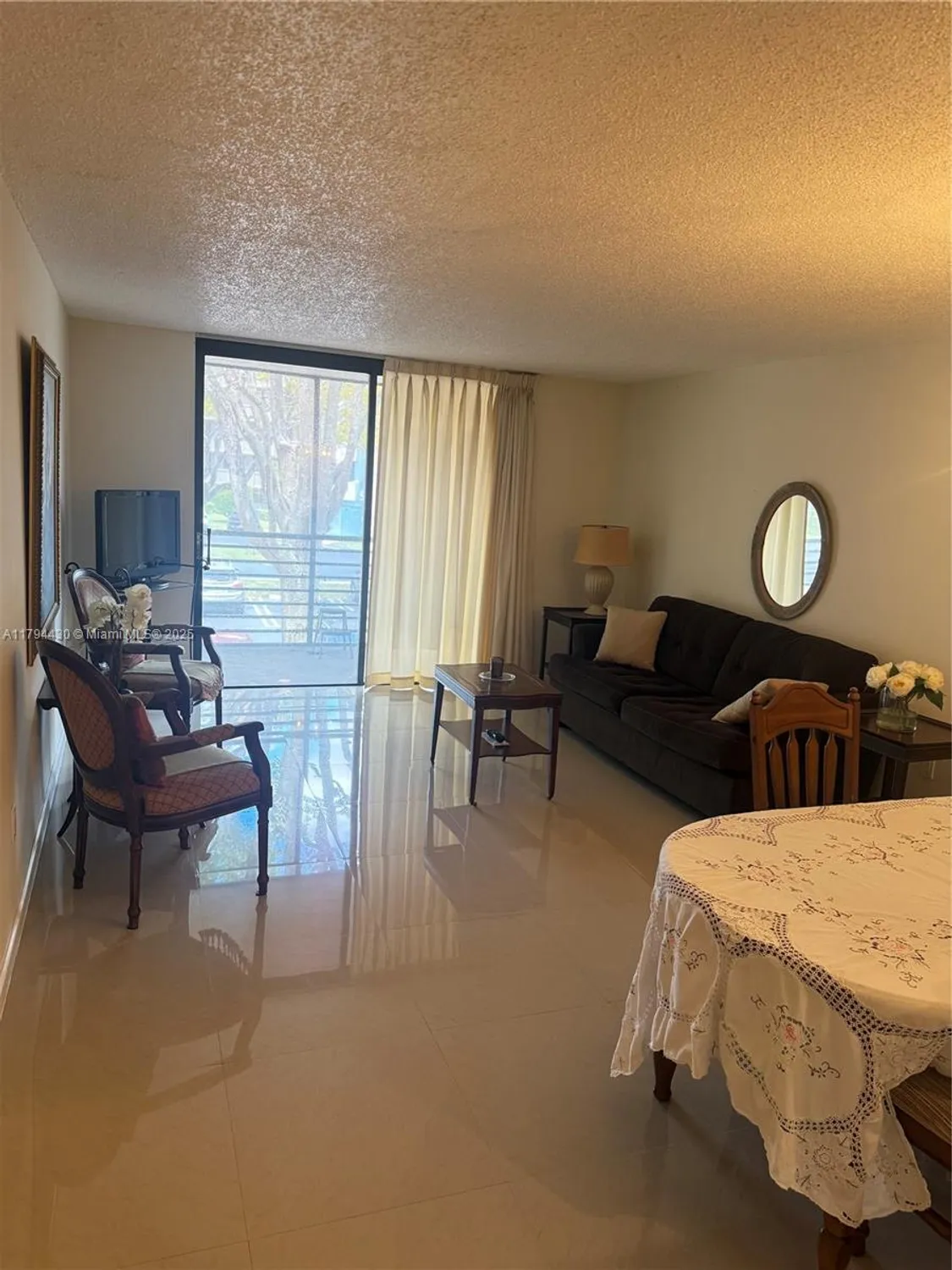 Property Slideshow image 7 of 36 | 901 colony point cir 217, Pembroke Pines, FL, 33026