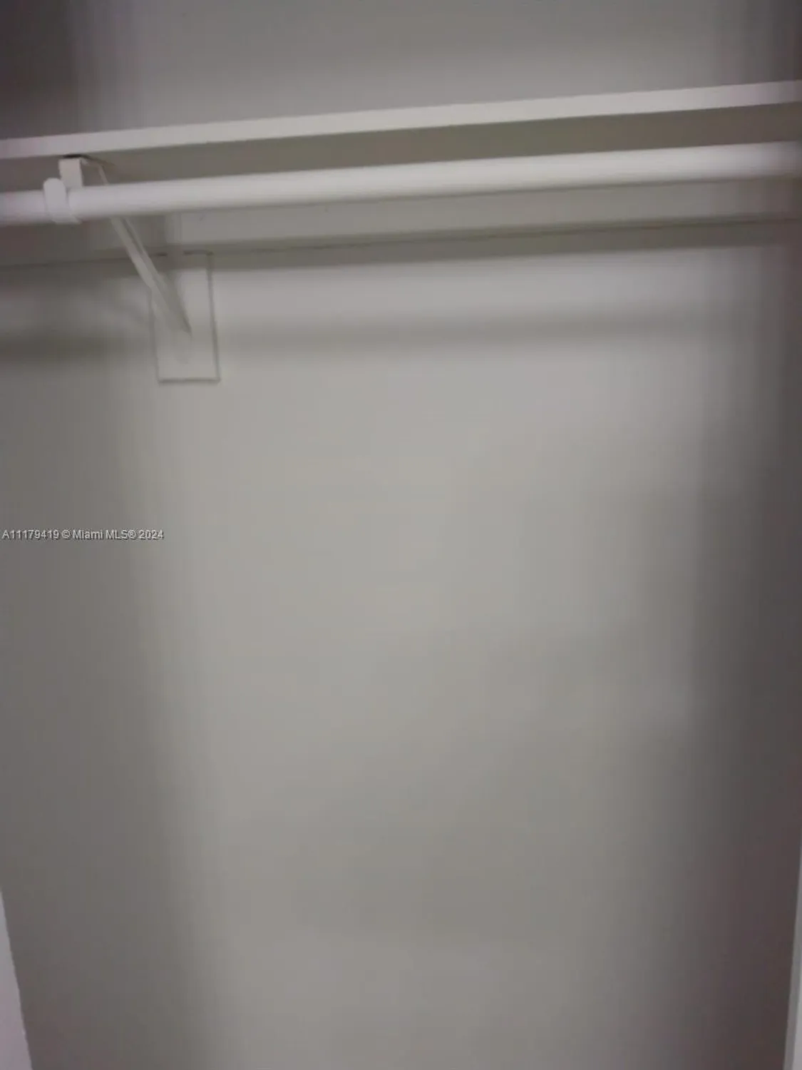 Property Slideshow image 2 of 26 | 18900 ne 3rd ct apt 516, Miami, FL, 33179