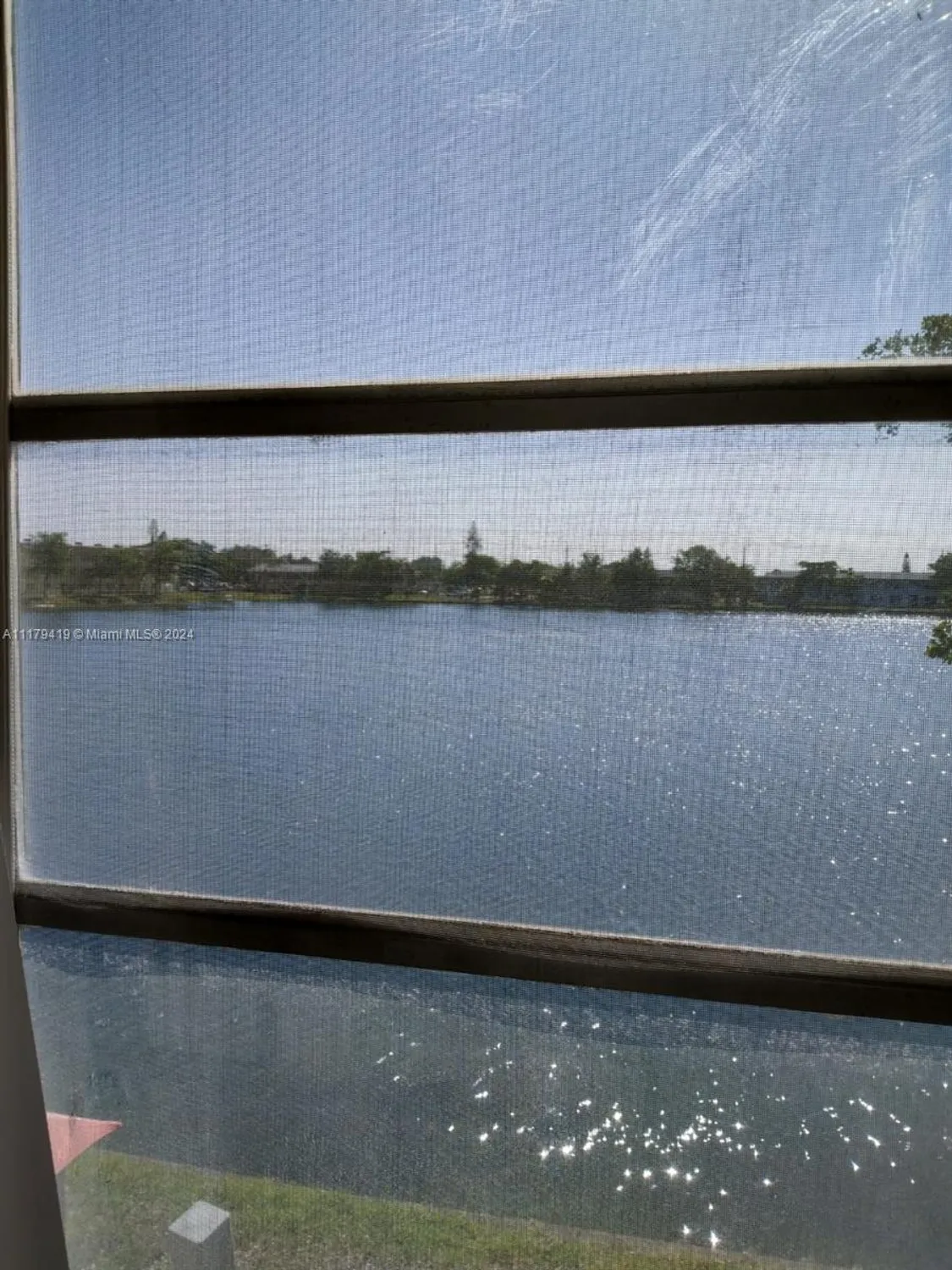 Property Slideshow image 8 of 26 | 18900 ne 3rd ct apt 516, Miami, FL, 33179