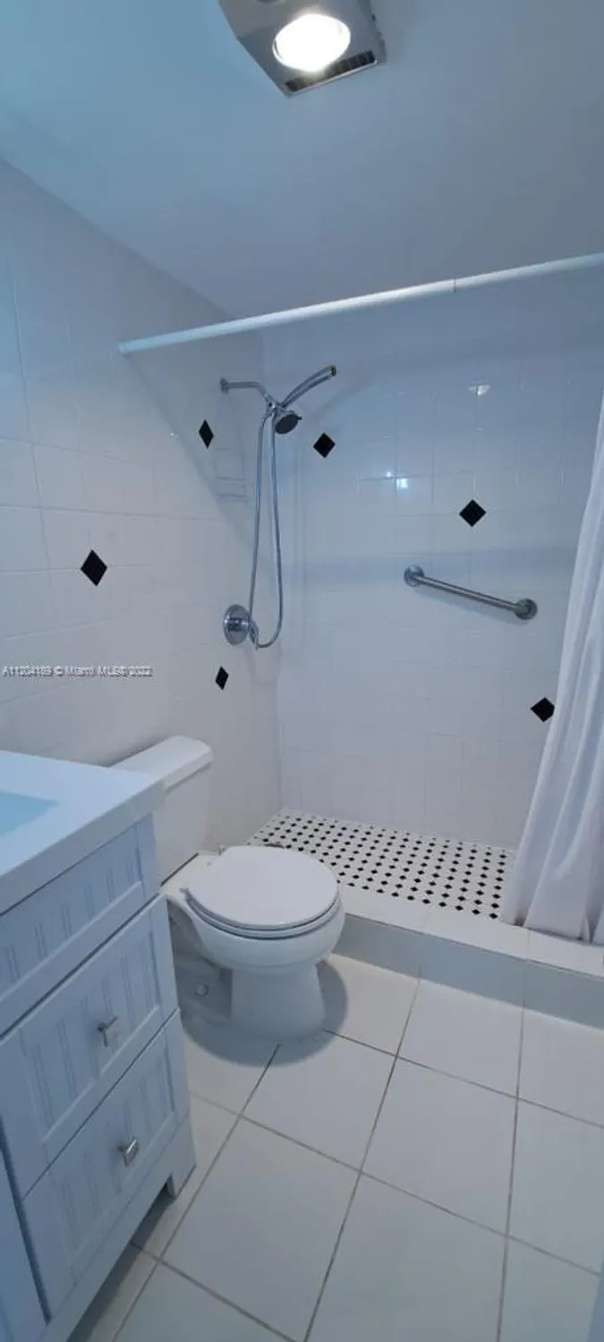 Property Slideshow image 13 of 18 | 155 easthampton g # 155, West Palm Beach, FL, 33417