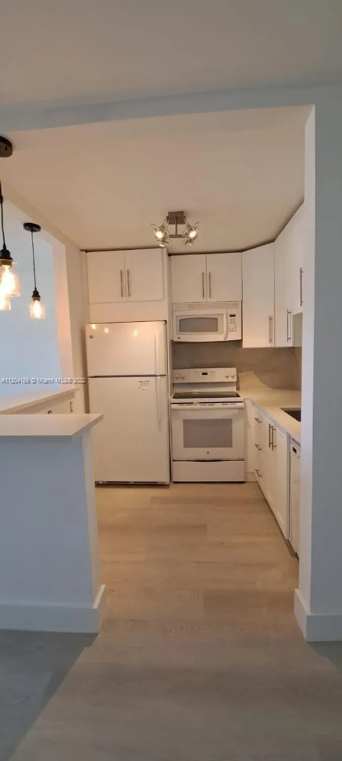 Property Slideshow image 9 of 18 | 155 easthampton g # 155, West Palm Beach, FL, 33417