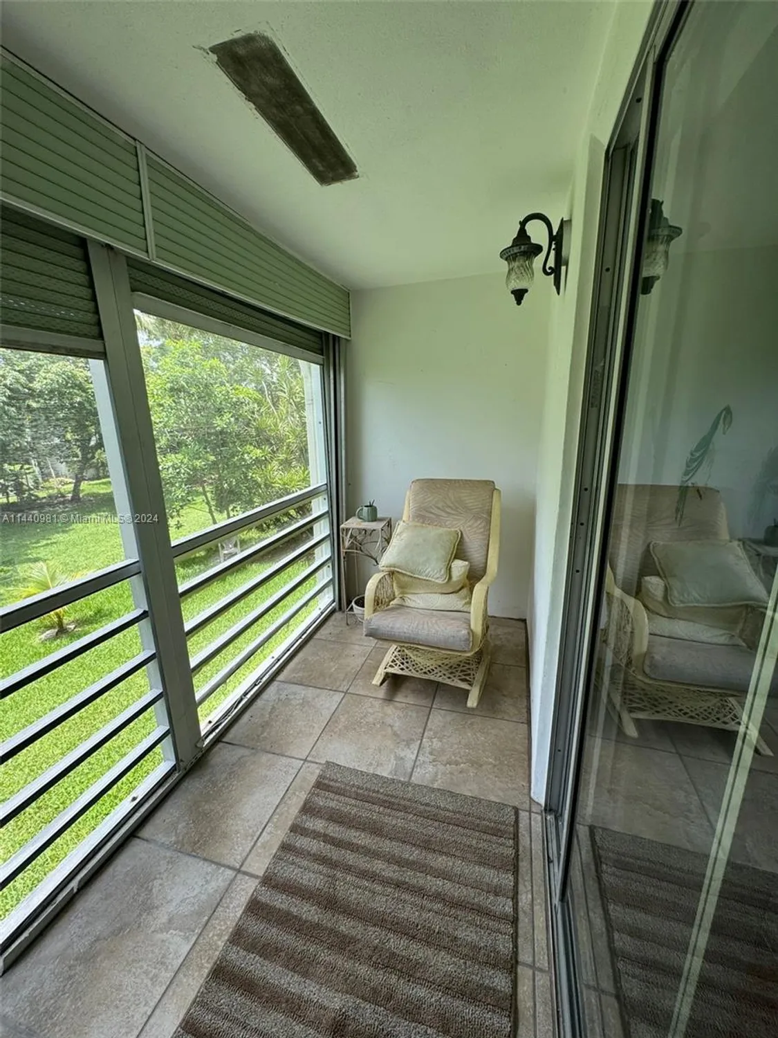Property Slideshow image 11 of 24 | 221 kent m # 221, West Palm Beach, FL, 33417