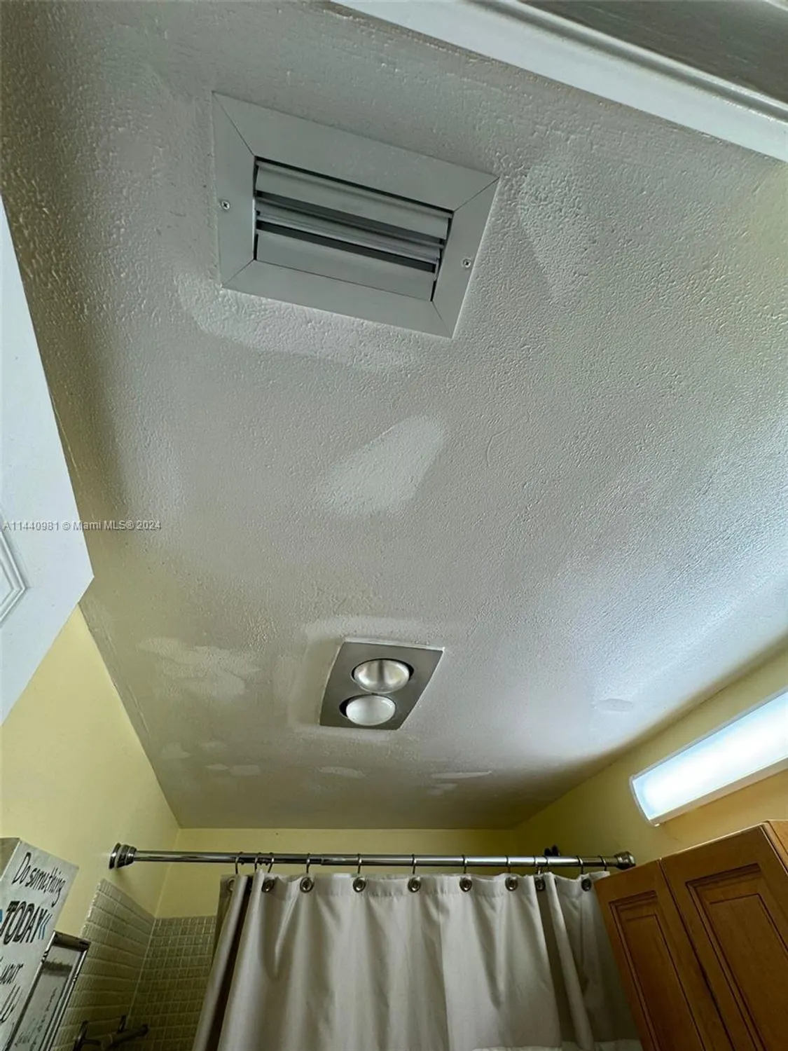 Property Slideshow image 13 of 24 | 221 kent m # 221, West Palm Beach, FL, 33417