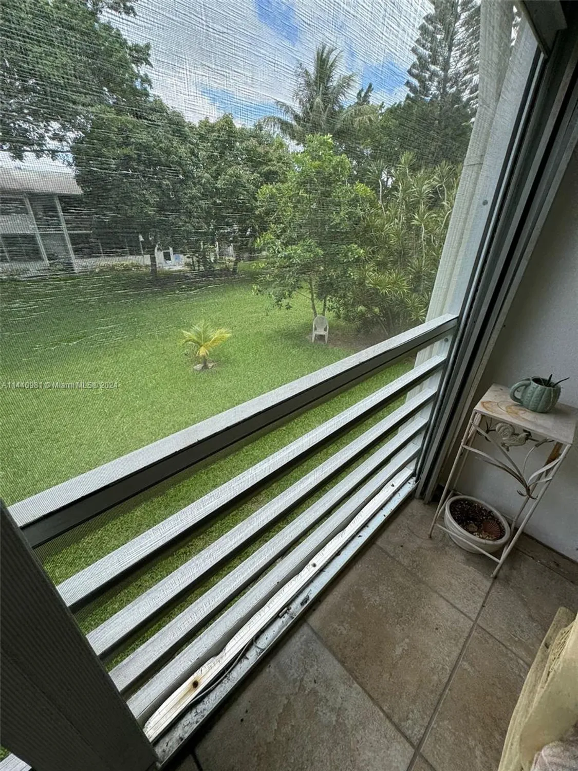 Property Slideshow image 3 of 24 | 221 kent m # 221, West Palm Beach, FL, 33417